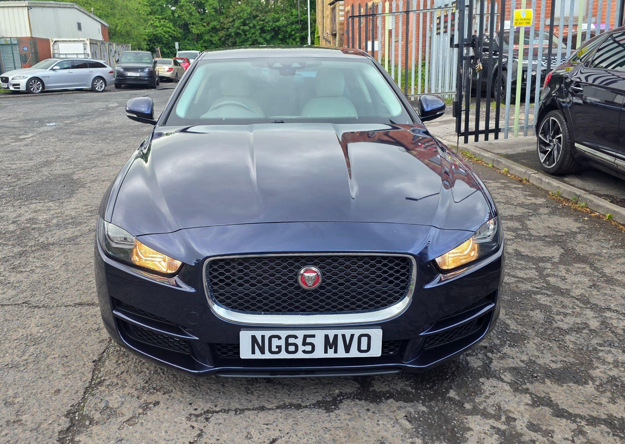 Jaguar XE - Image 3