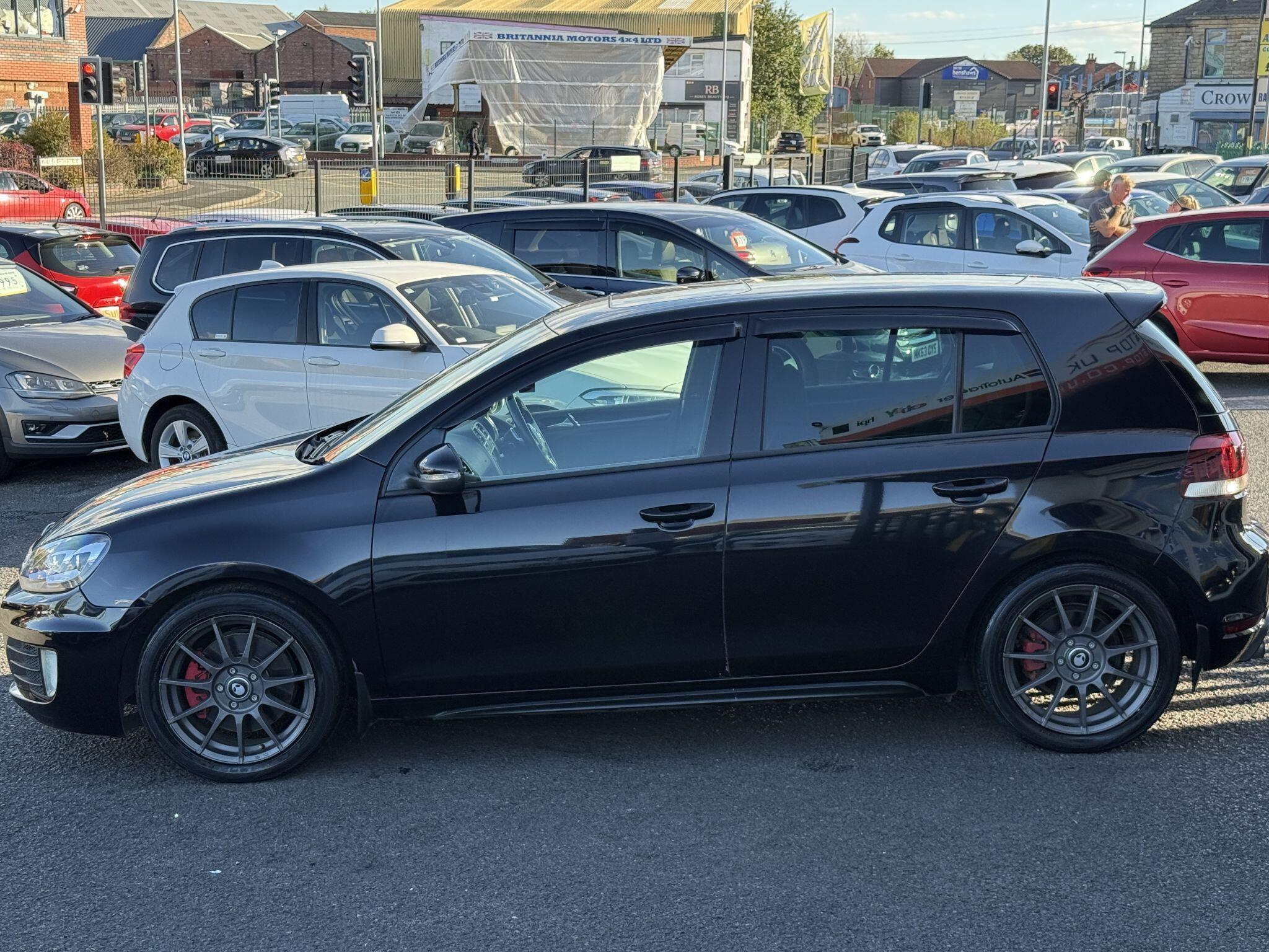 Volkswagen Golf - Image 17