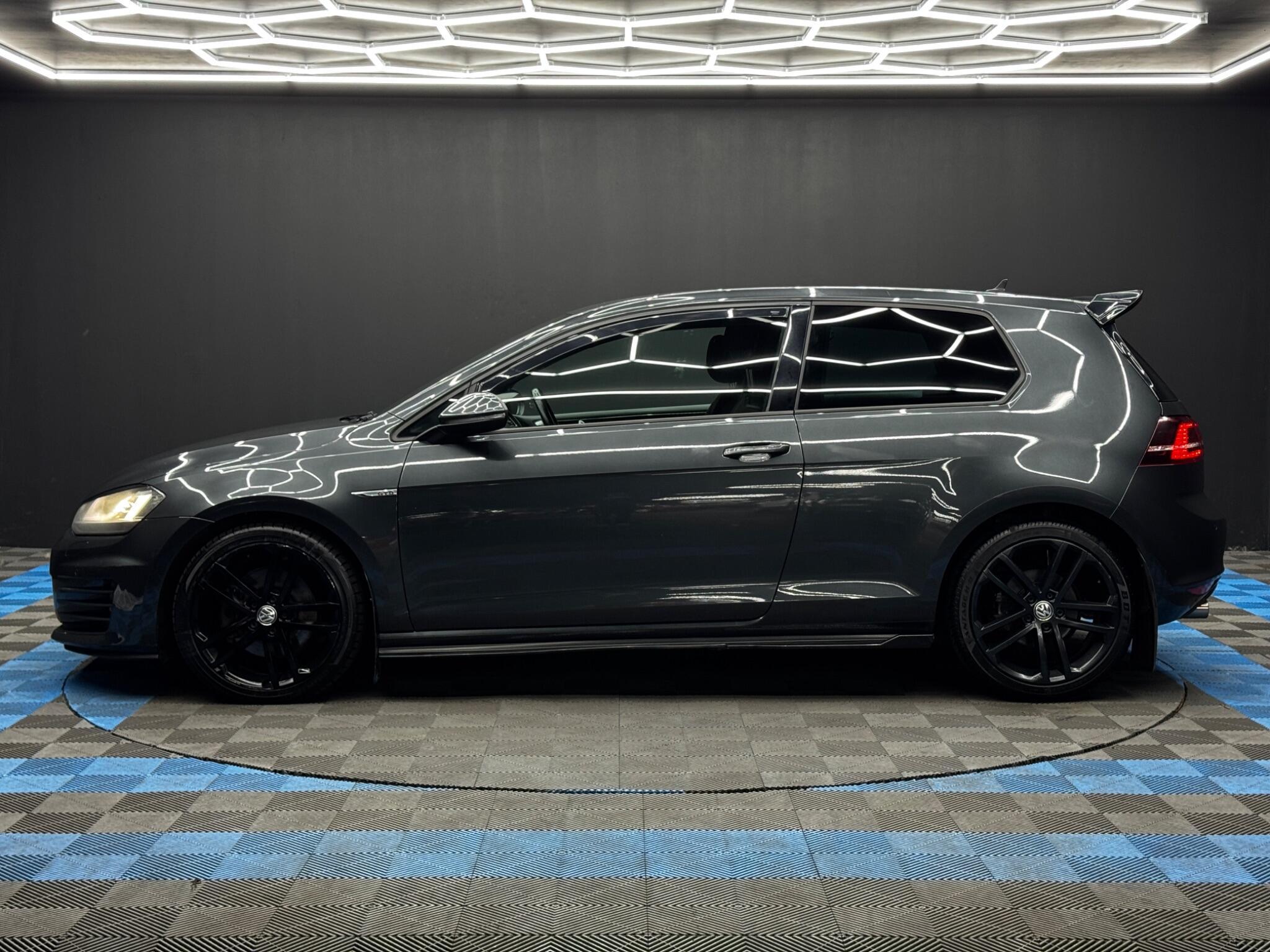 Volkswagen Golf - Image 8