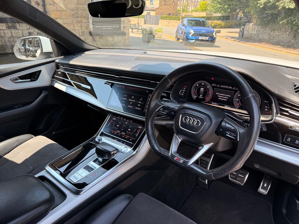 Audi Q8 - Image 18