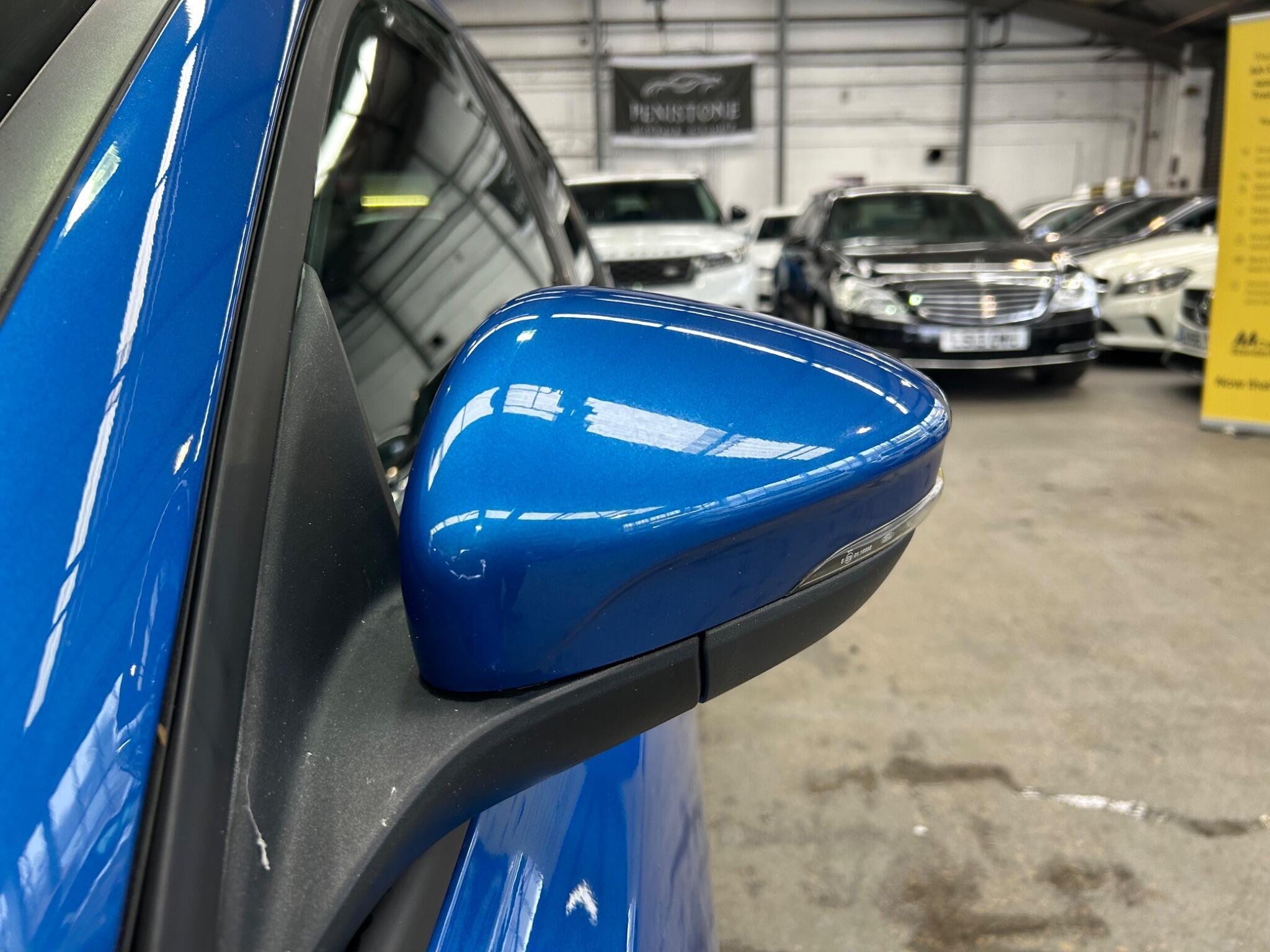 Ford Focus - Image 14