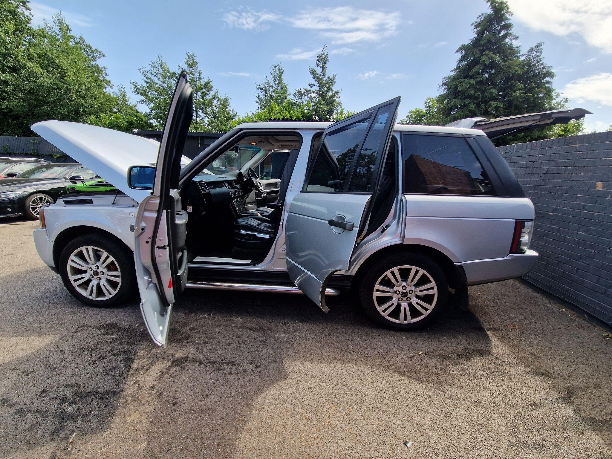 Land Rover Range Rover - Image 15