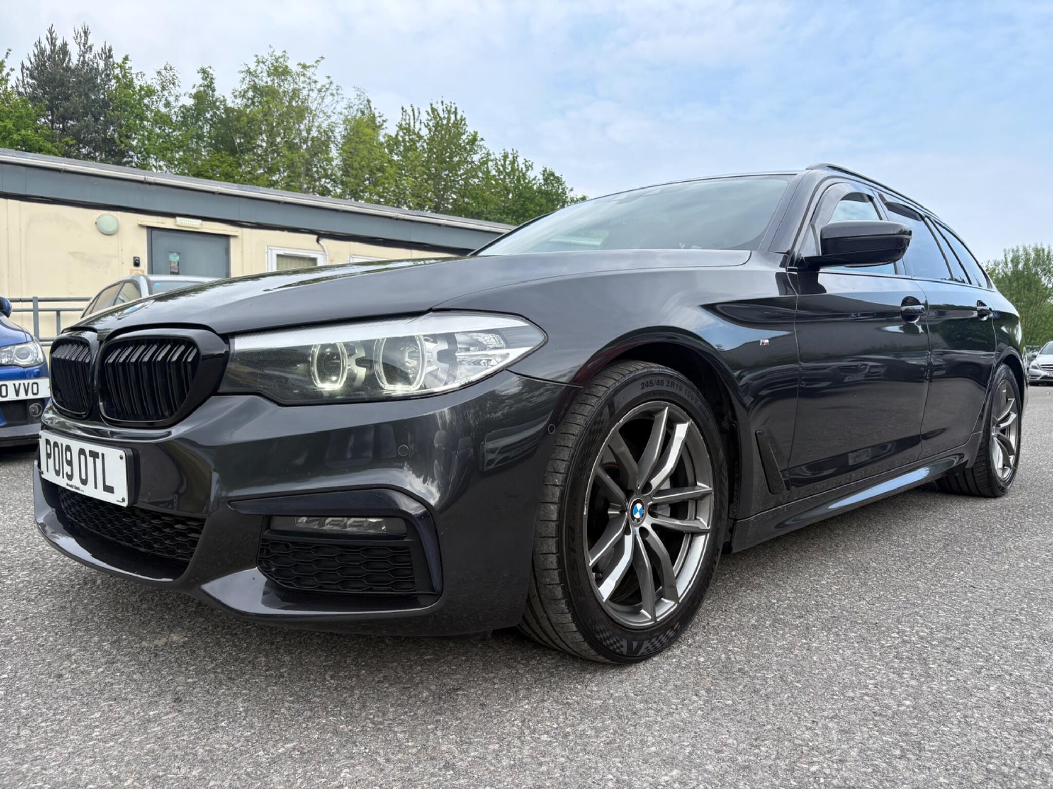 BMW 5 Series - Image 8
