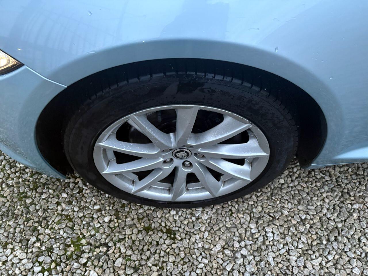 Jaguar XF - Image 23