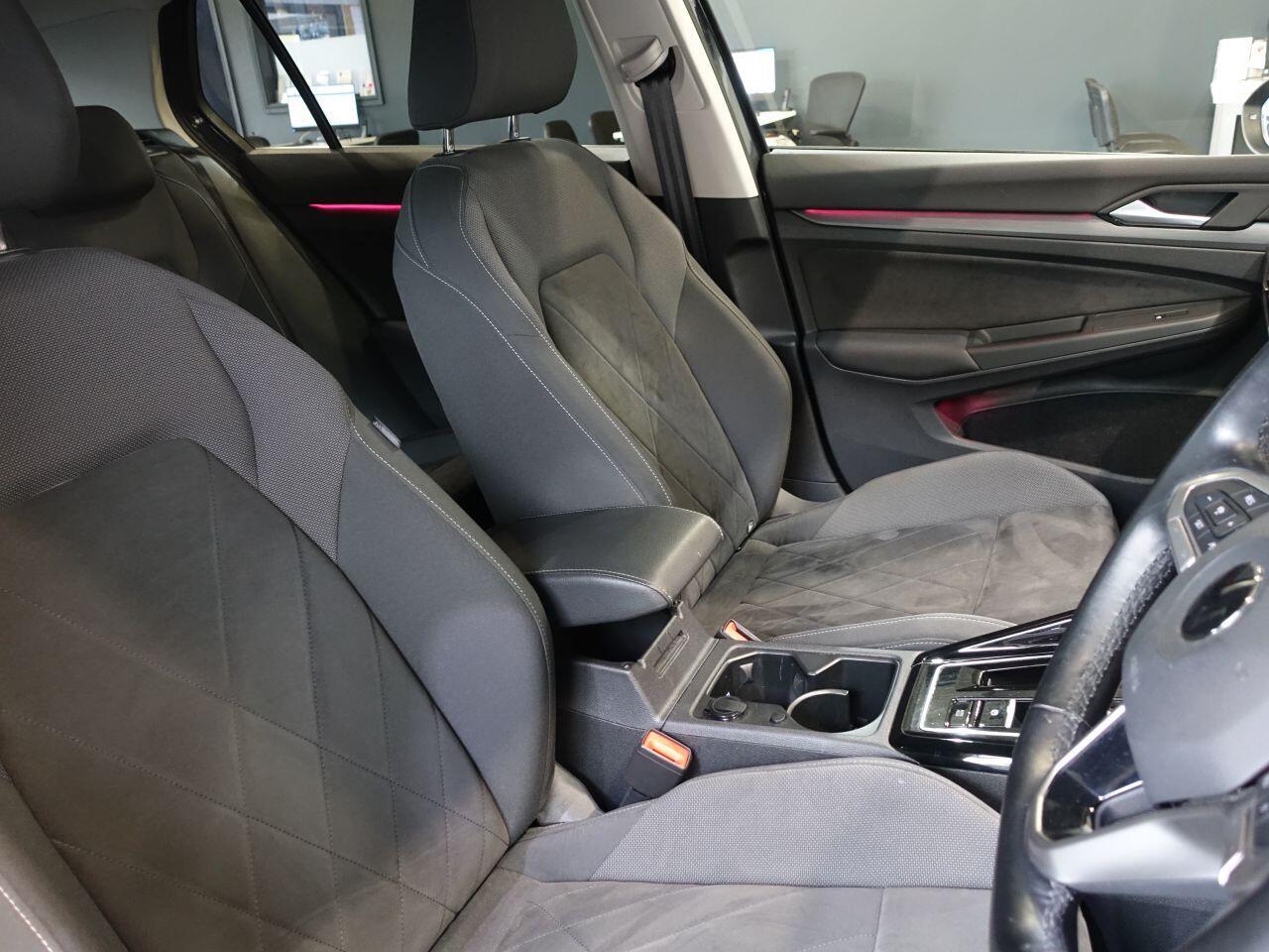Volkswagen Golf - Image 13