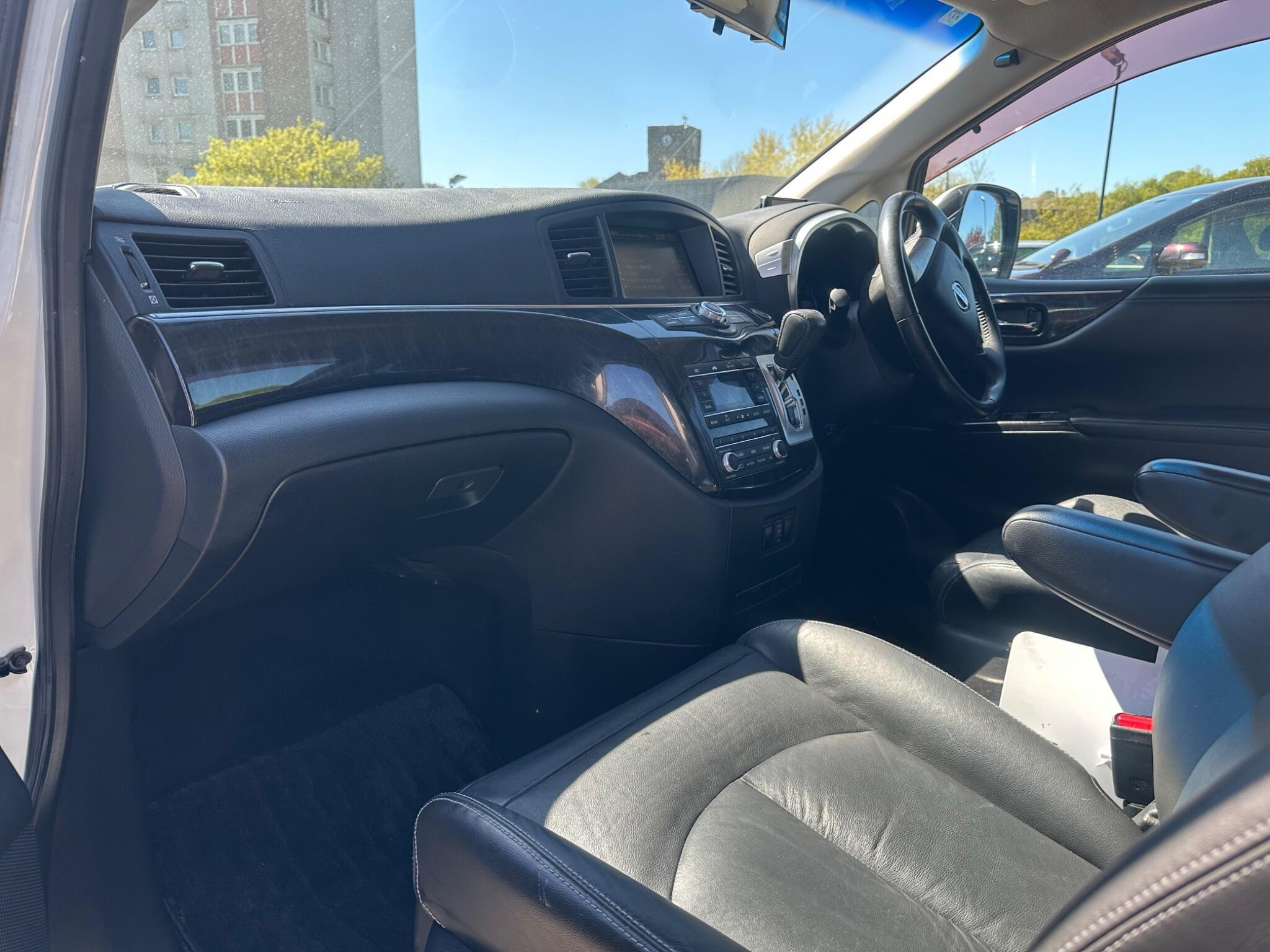 Nissan Elgrand - Image 12