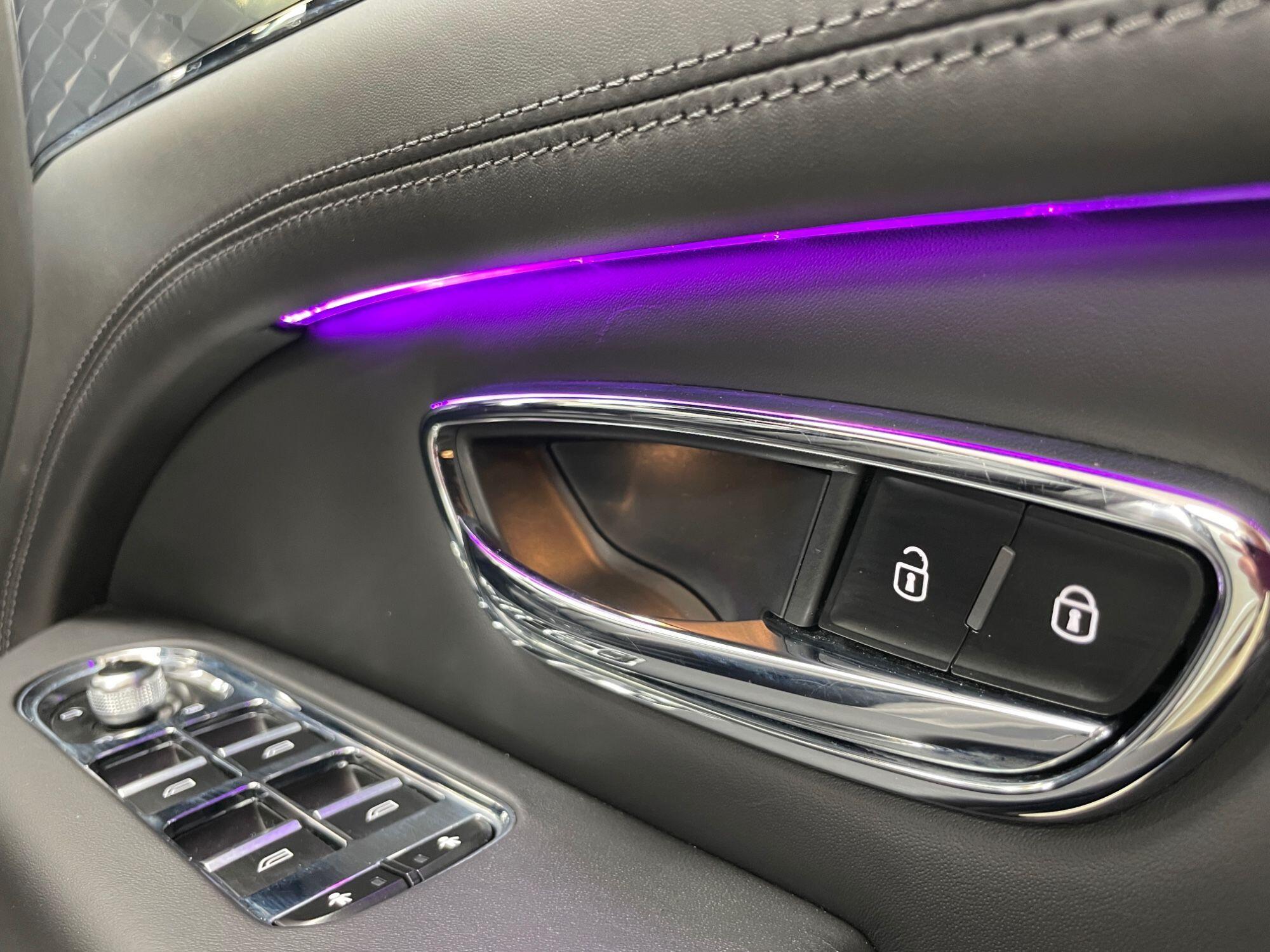 Bentley Bentayga - Image 29