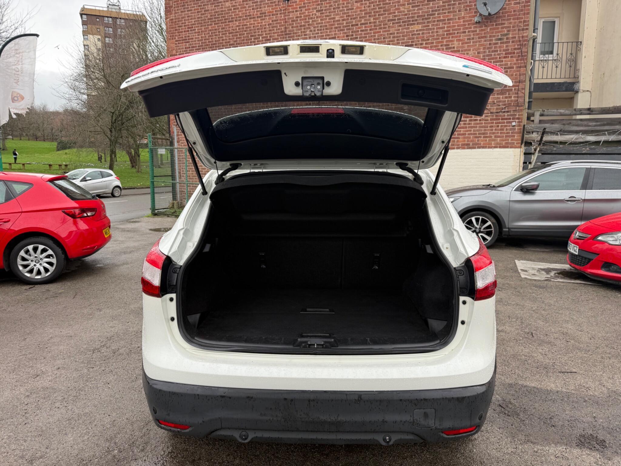 Nissan Qashqai - Image 28