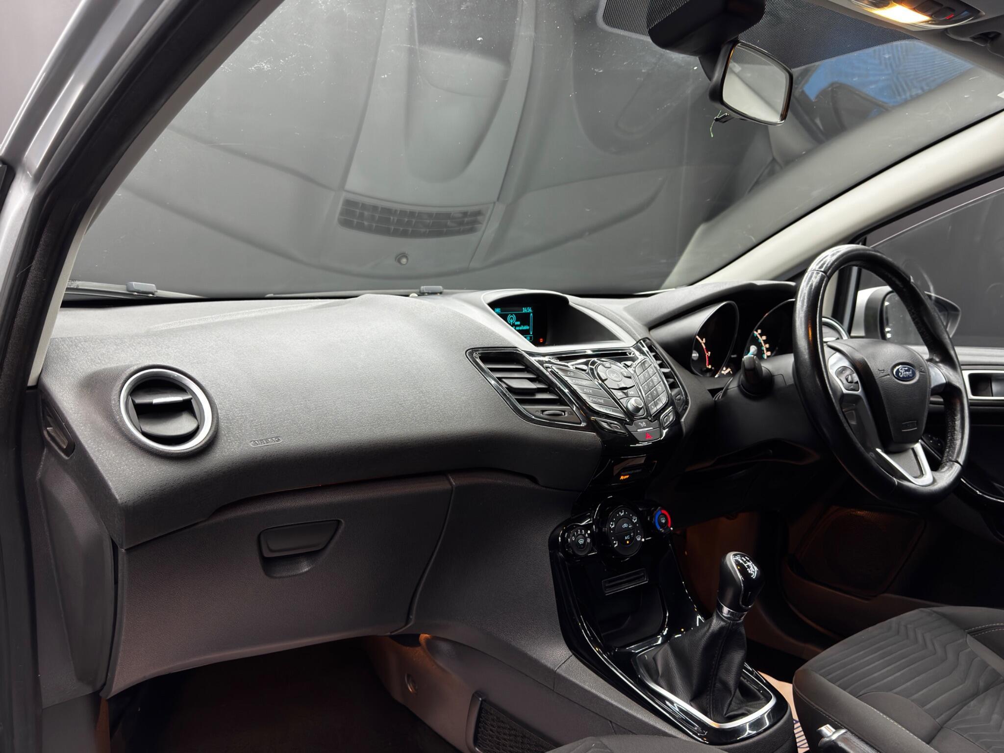Ford Fiesta - Image 11