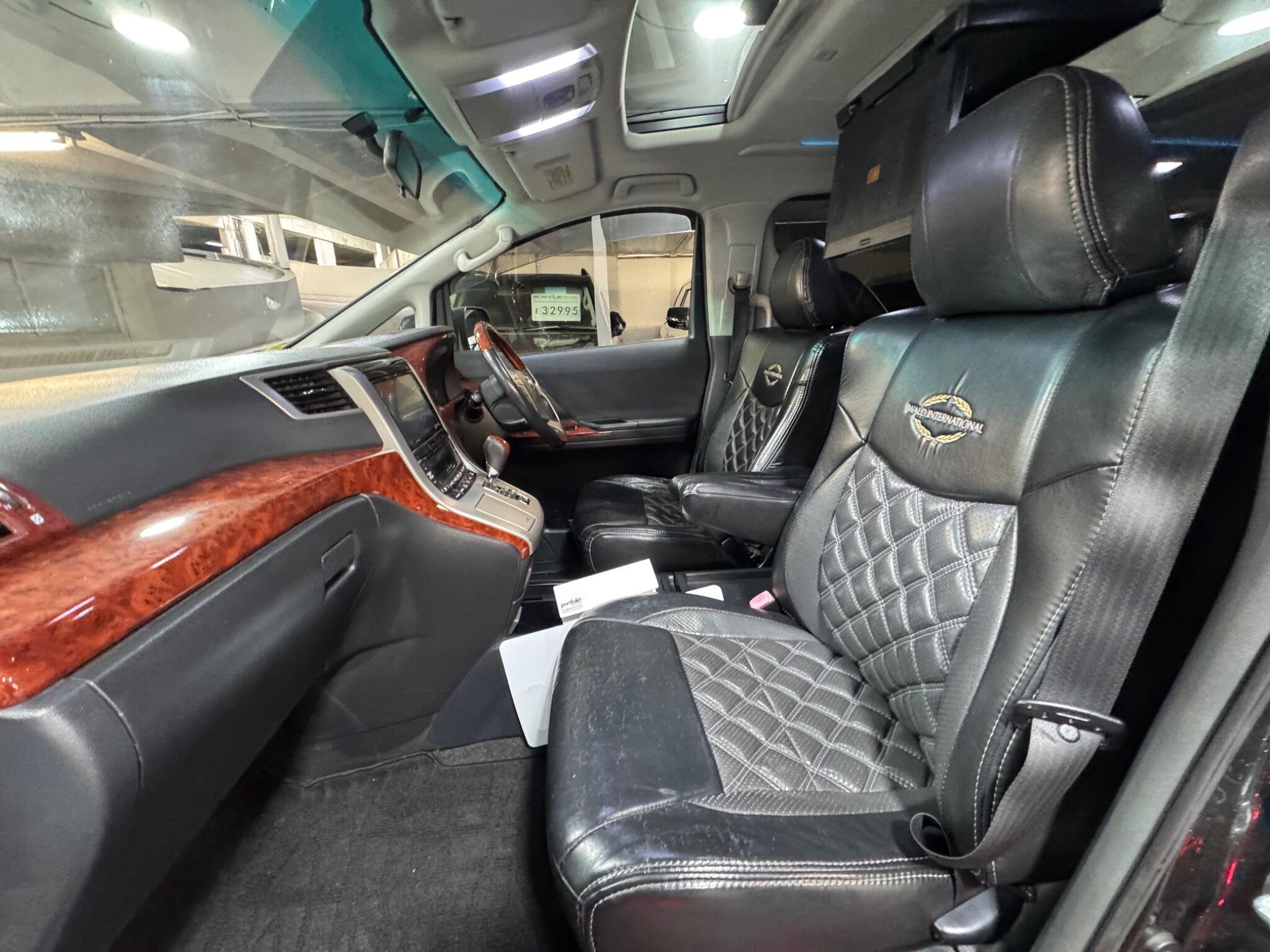Toyota Vellfire - Image 10