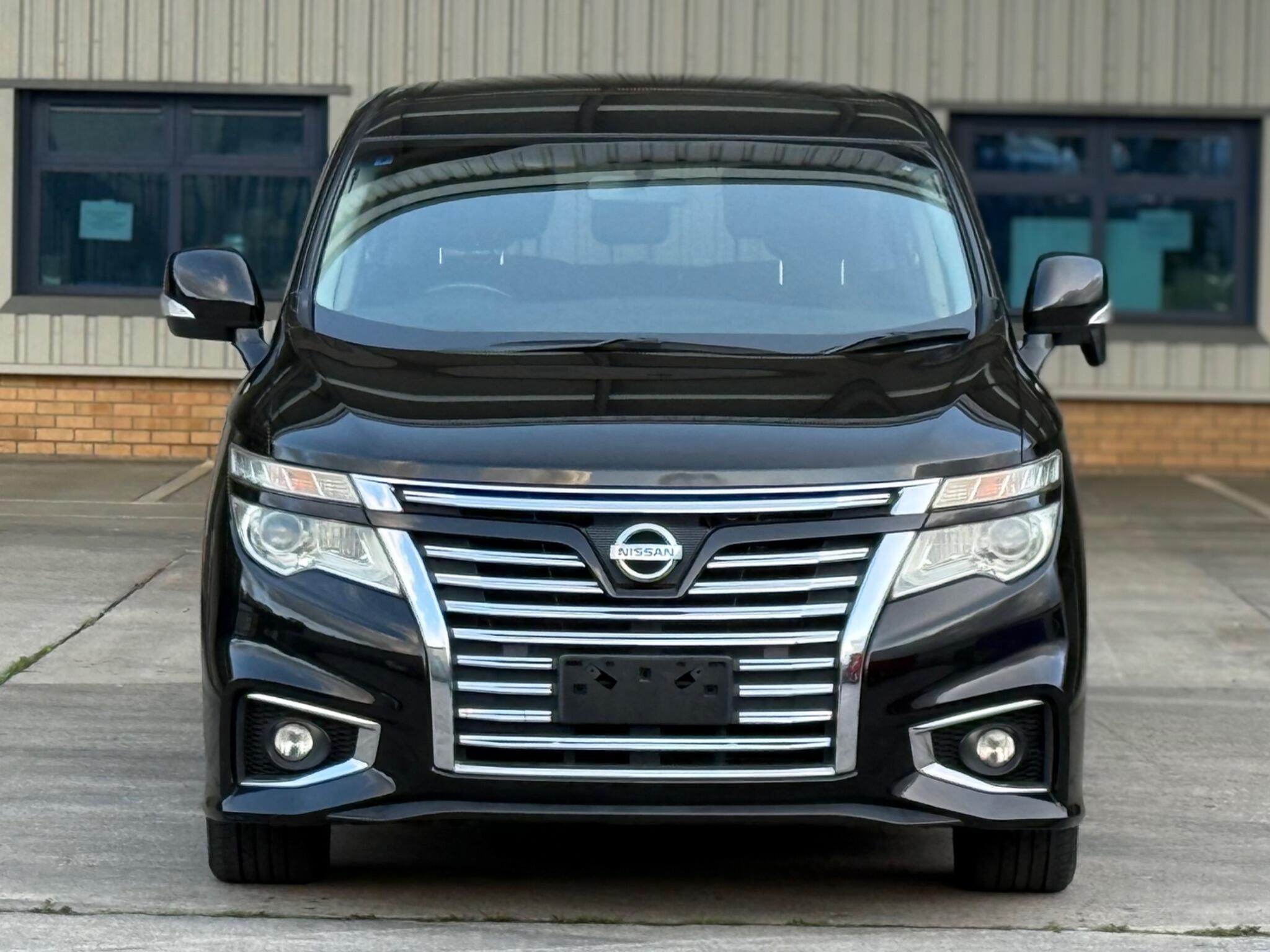 Nissan Elgrand - Image 2
