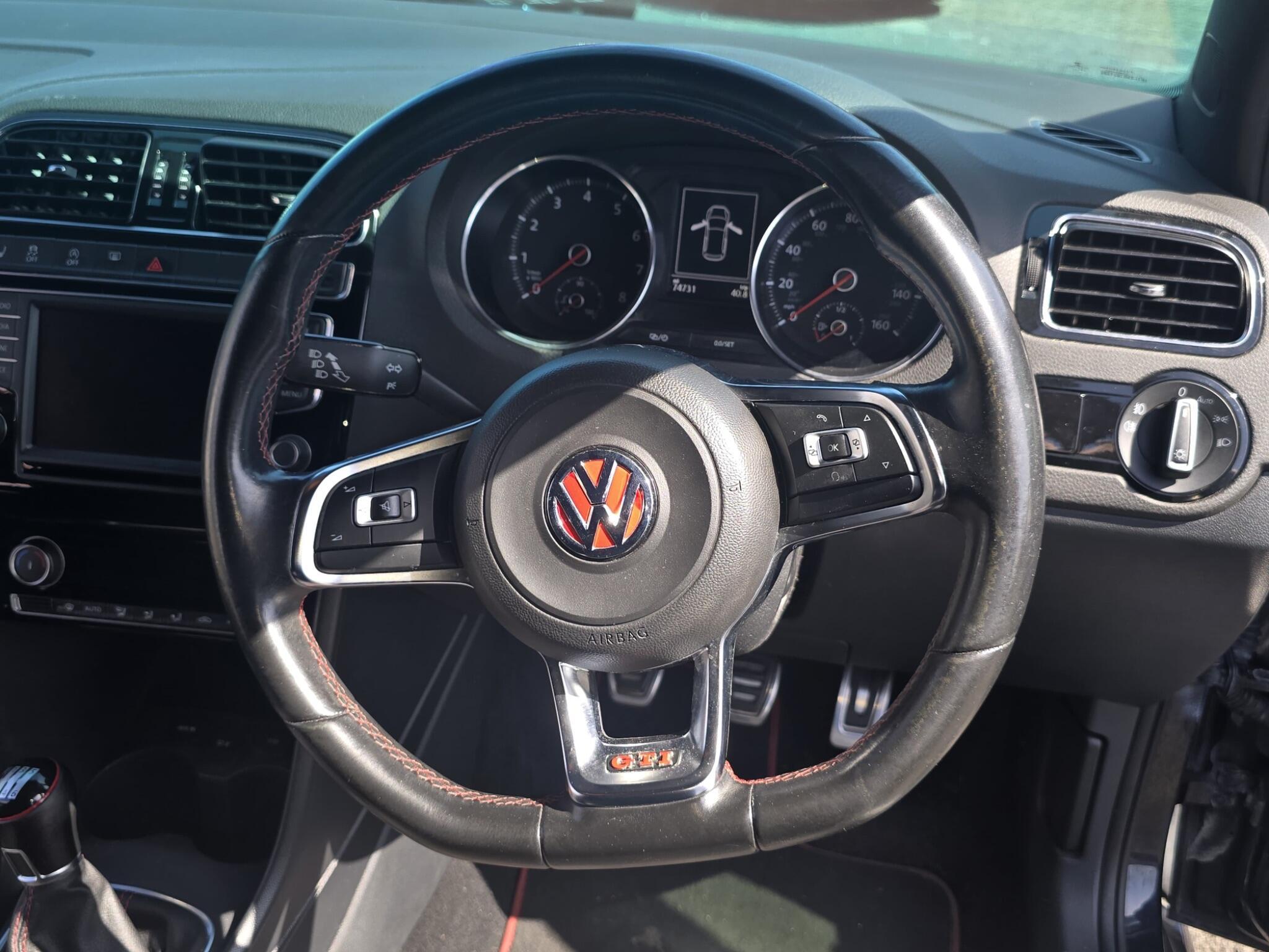 Volkswagen Polo - Image 11