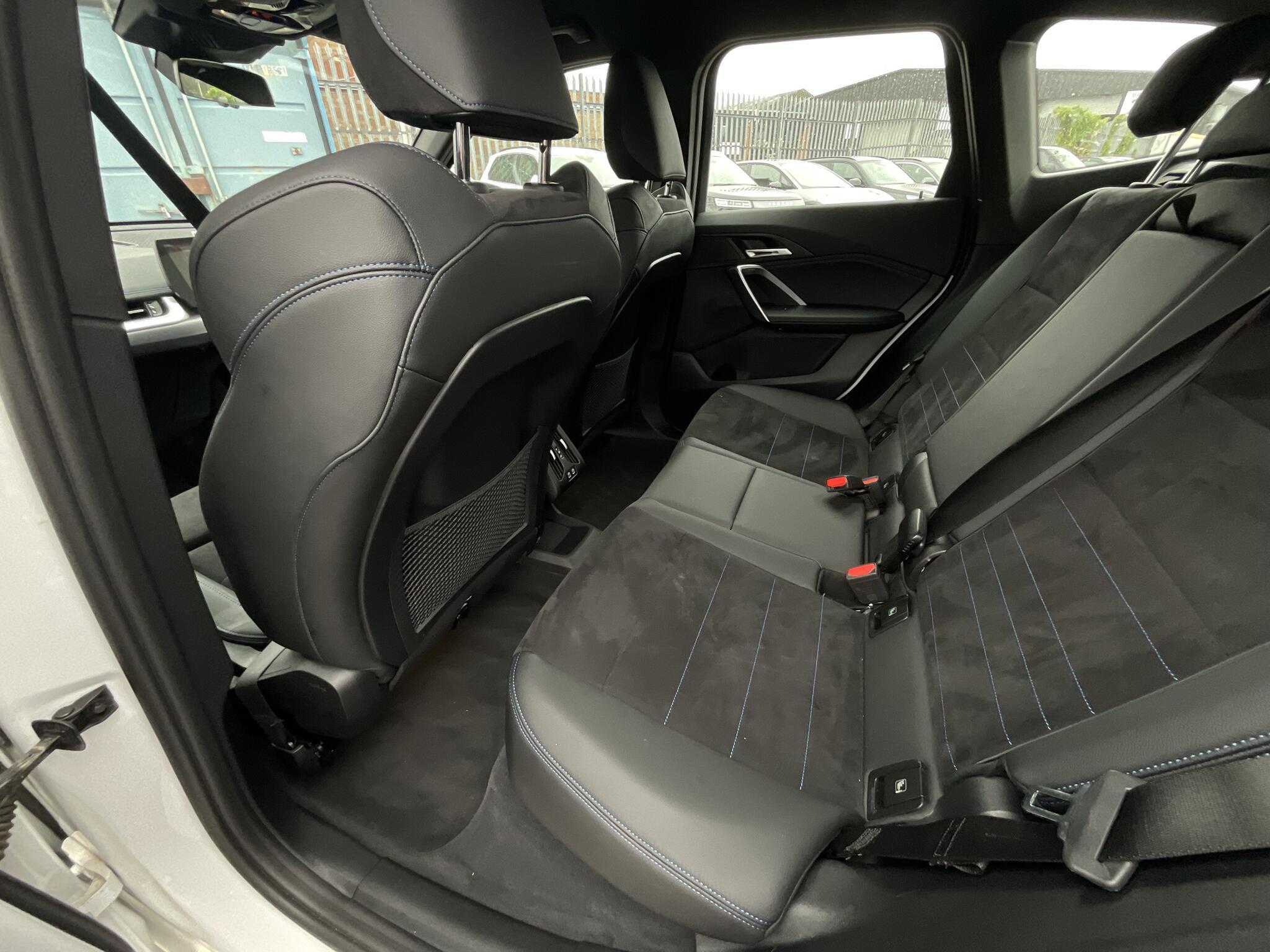 BMW iX1 - Image 13