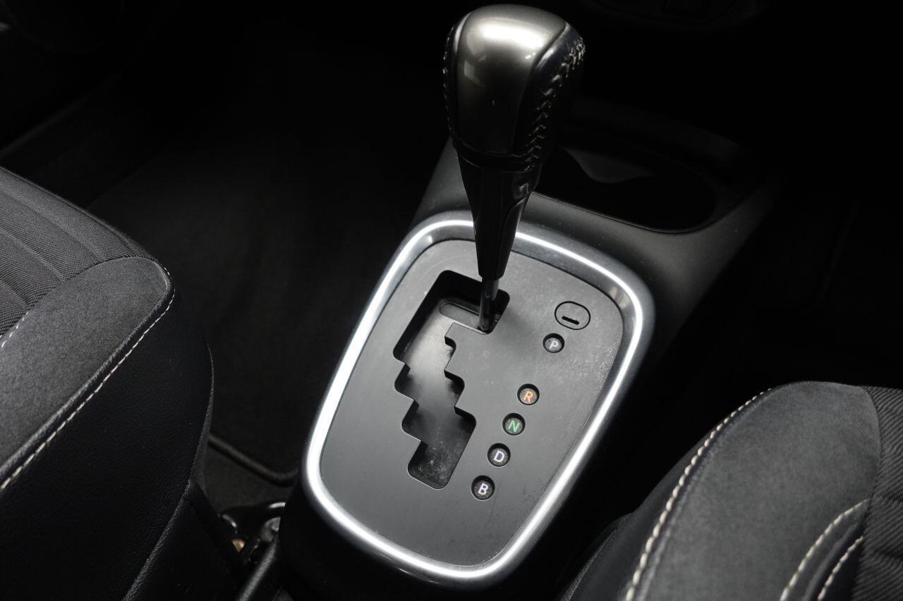 Toyota Yaris - Image 39