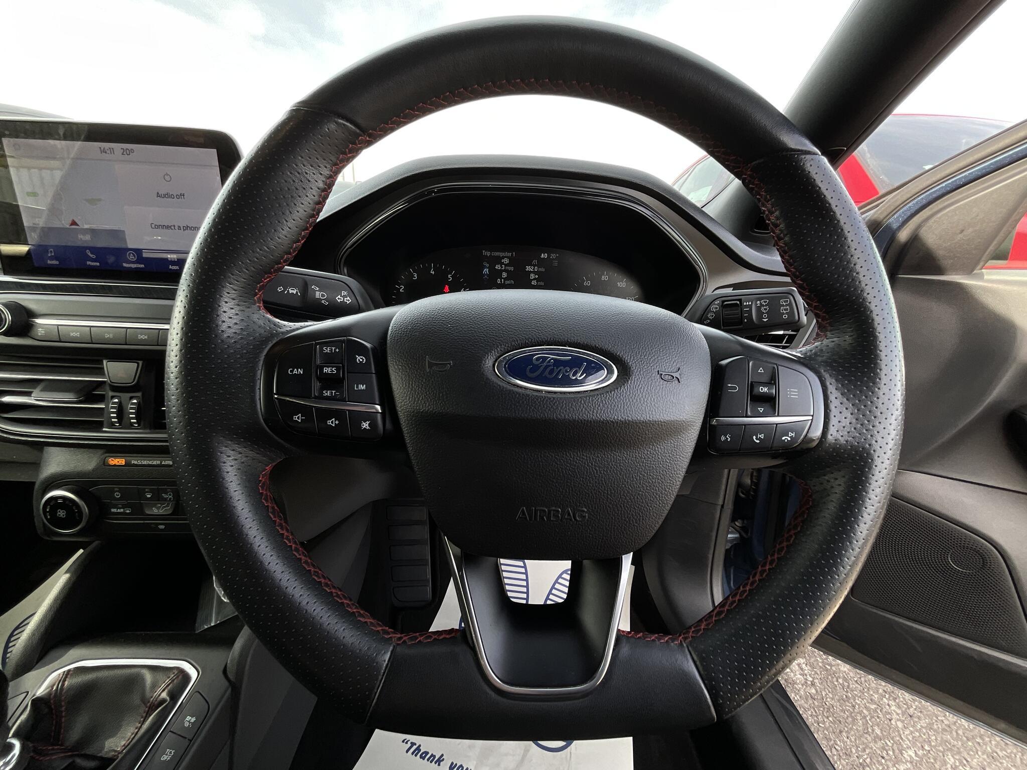 Ford Focus - Image 20
