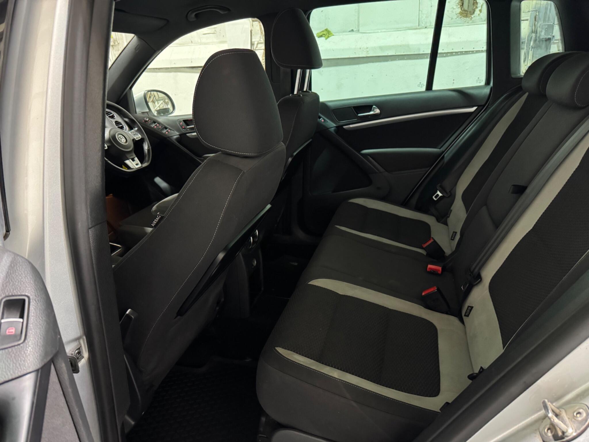 Volkswagen Tiguan - Image 32