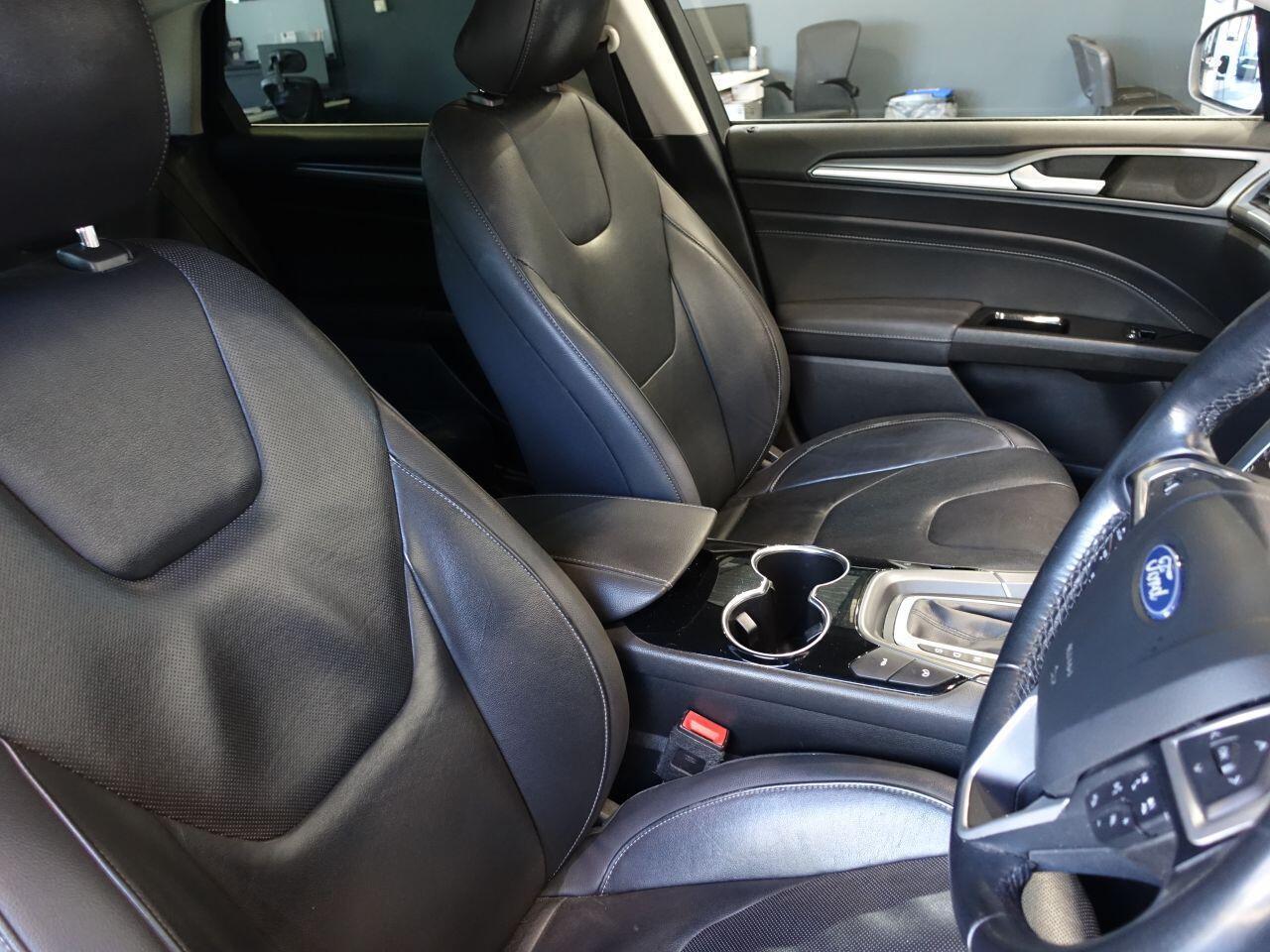 Ford Mondeo - Image 13
