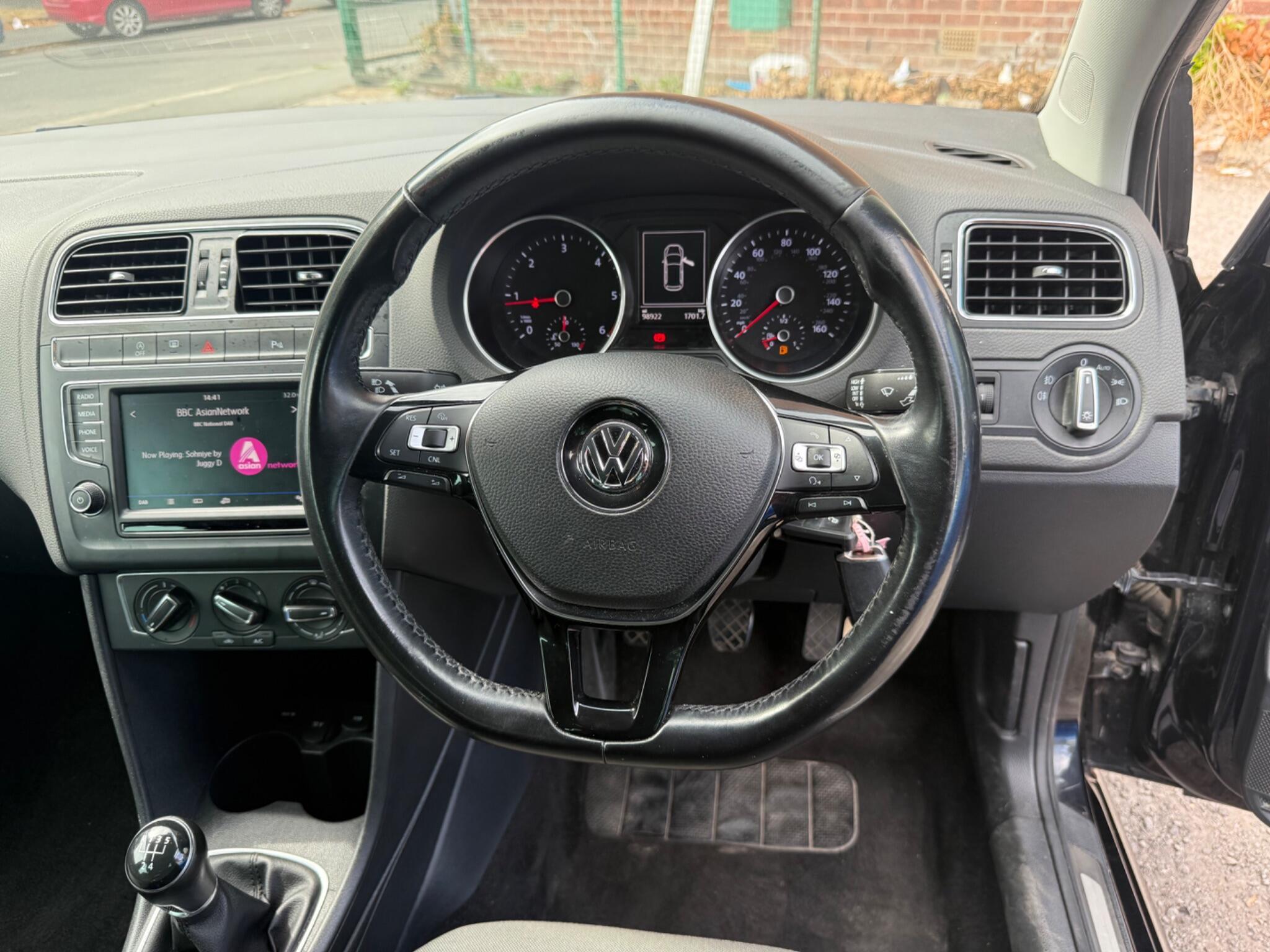 Volkswagen Polo - Image 14