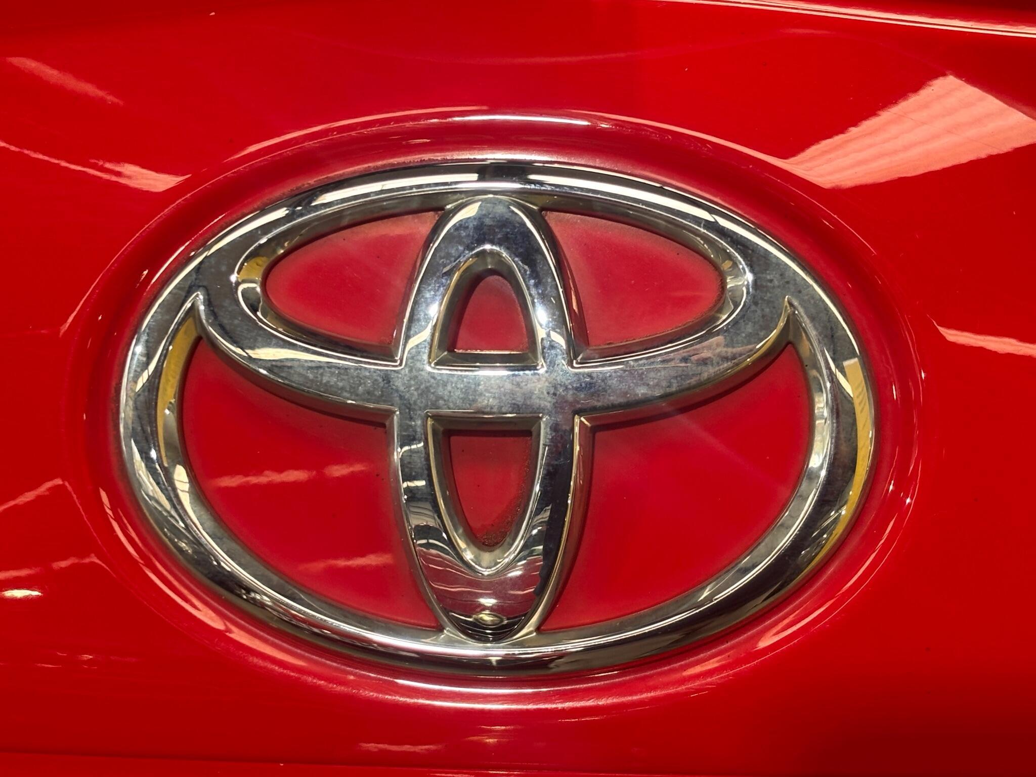 Toyota Yaris - Image 12