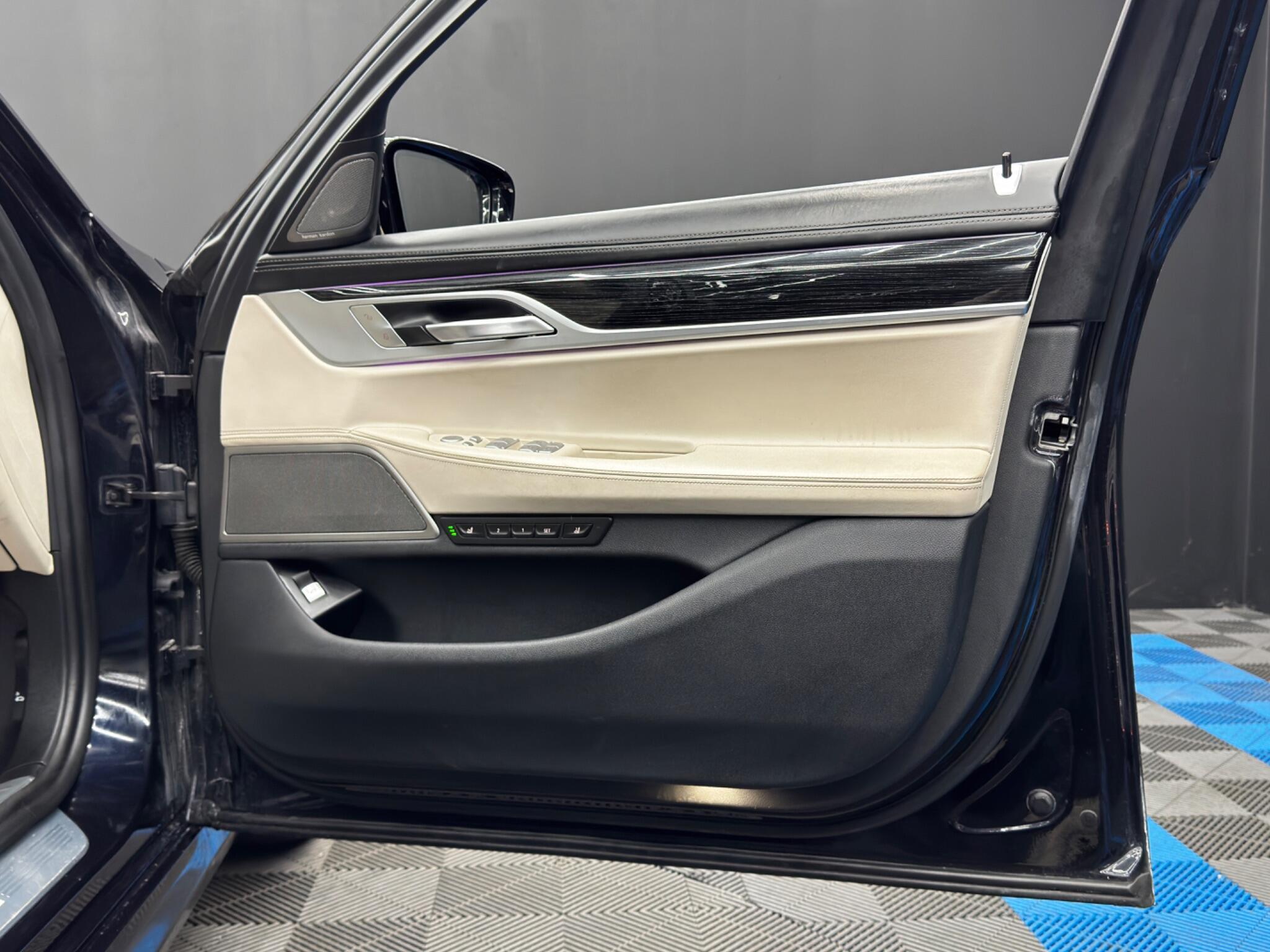 BMW 7 Series - Image 48