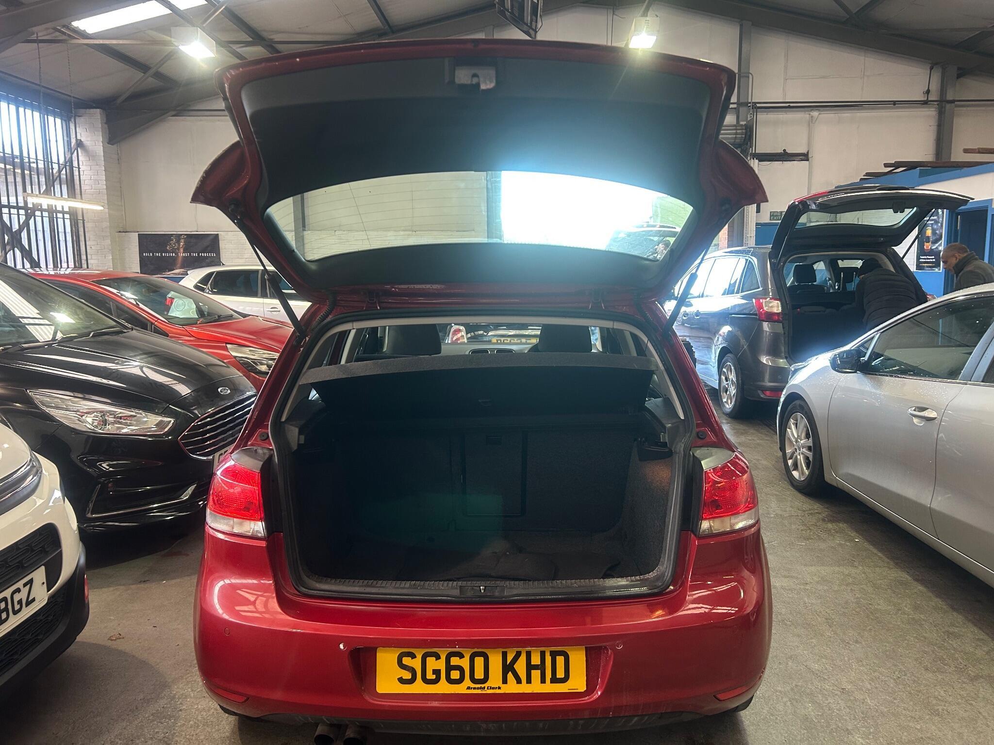 Volkswagen Golf - Image 23