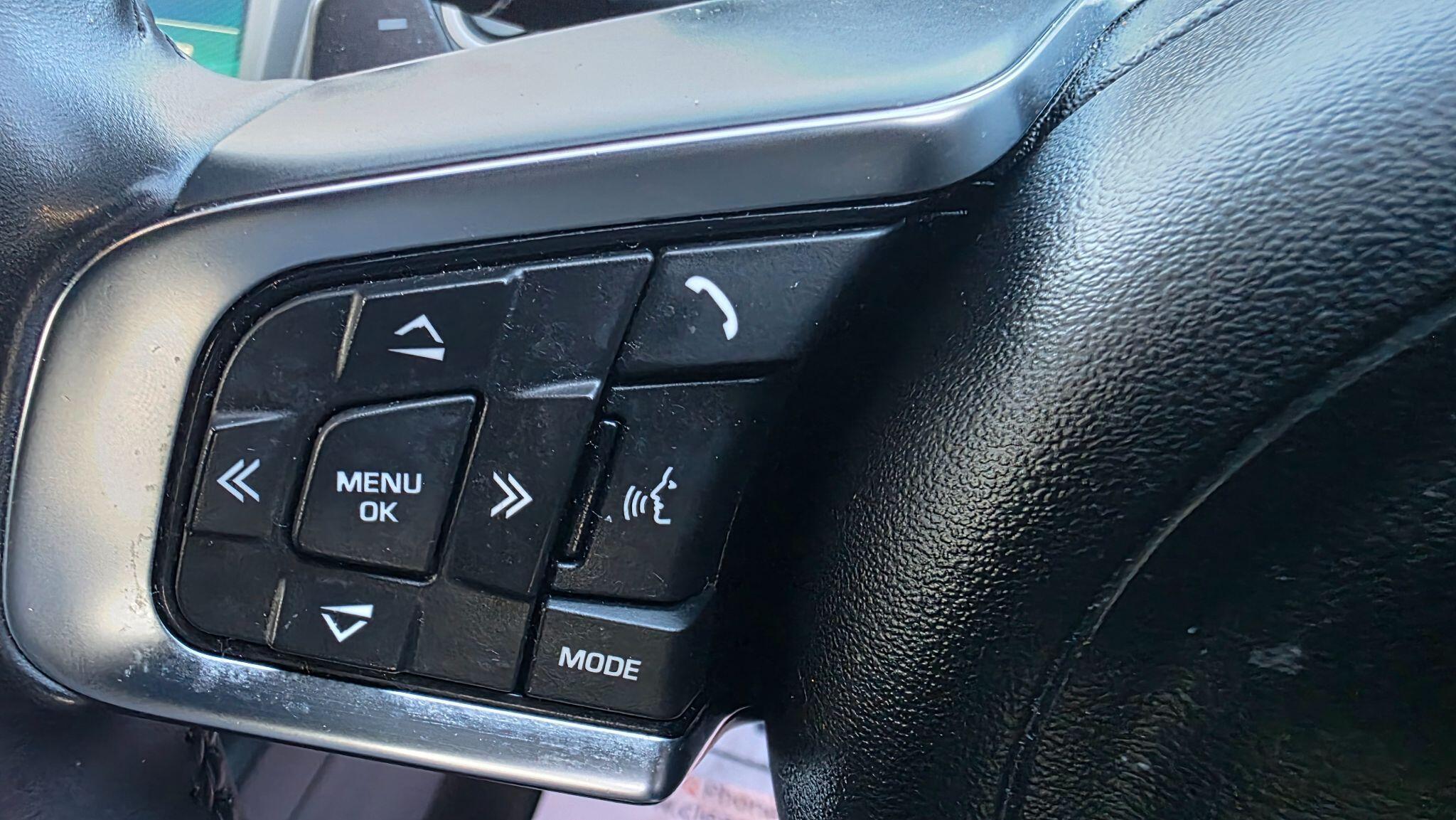 Jaguar E-Pace - Image 21