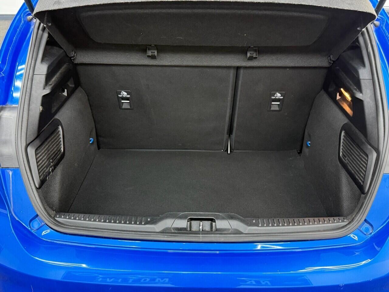 Ford Focus - Image 33