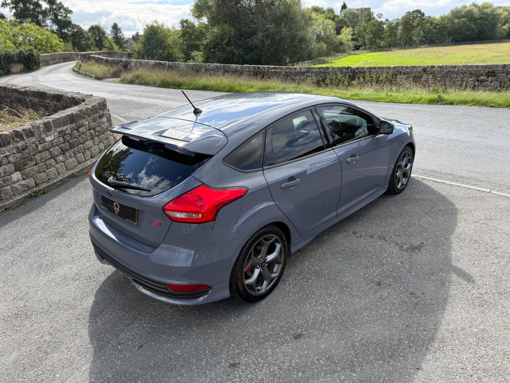 Ford Focus - Image 10