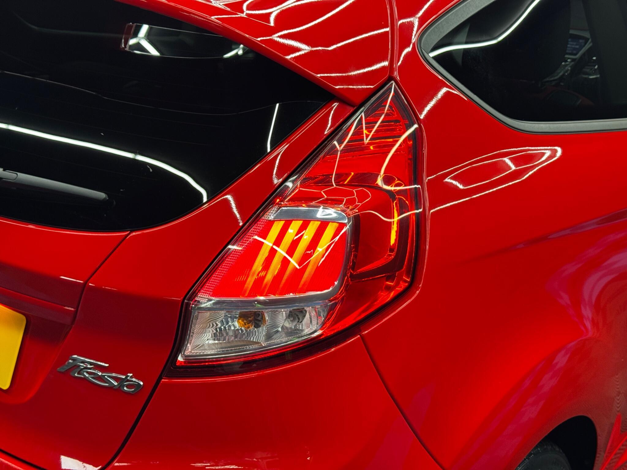 Ford Fiesta - Image 9