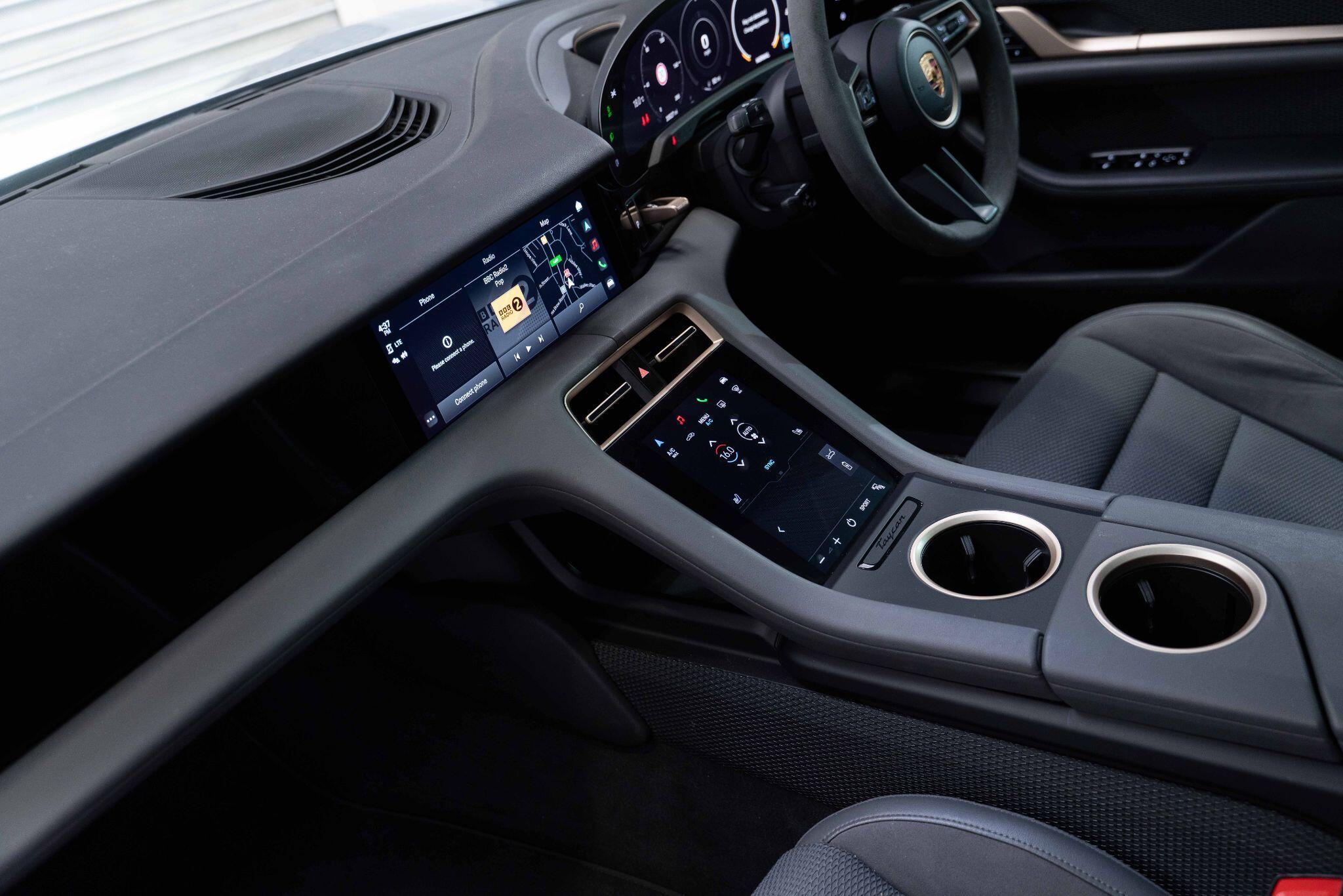 Porsche Taycan - Image 11