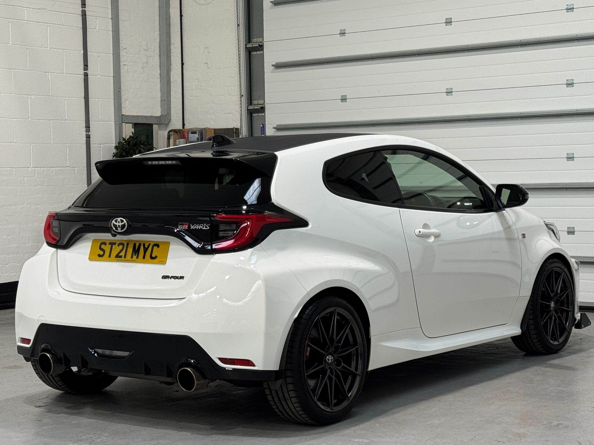 Toyota Yaris - Image 11