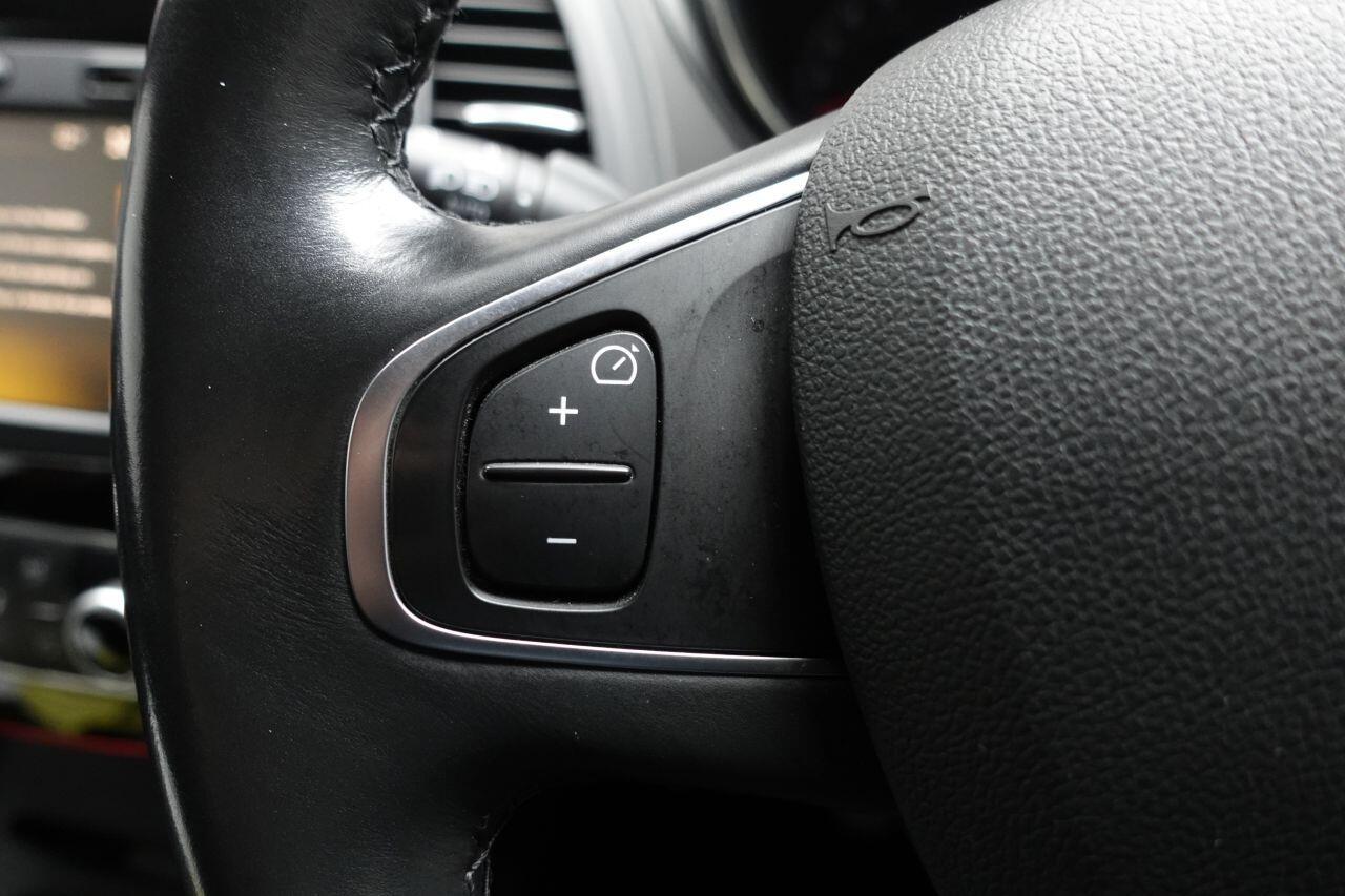 Renault Captur - Image 29