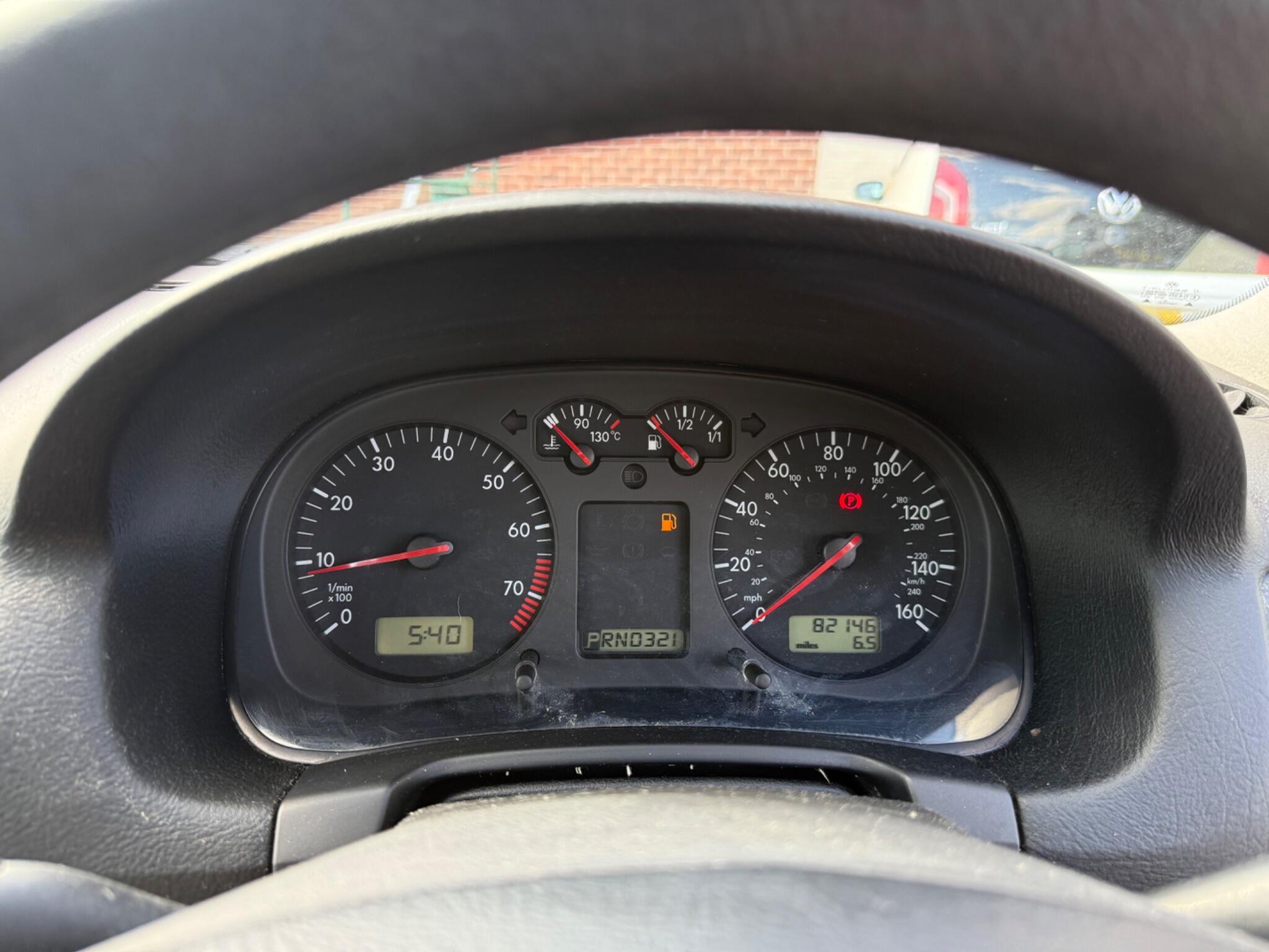 Volkswagen Golf - Image 11