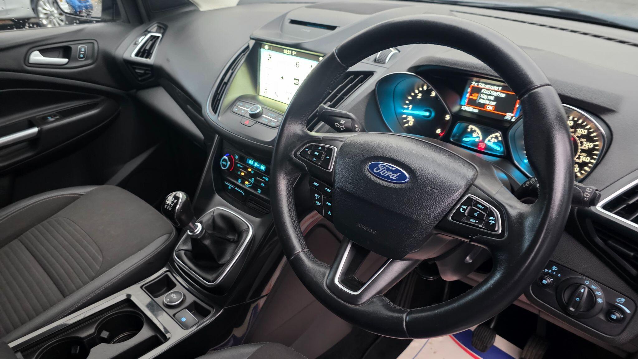 Ford Kuga - Image 26