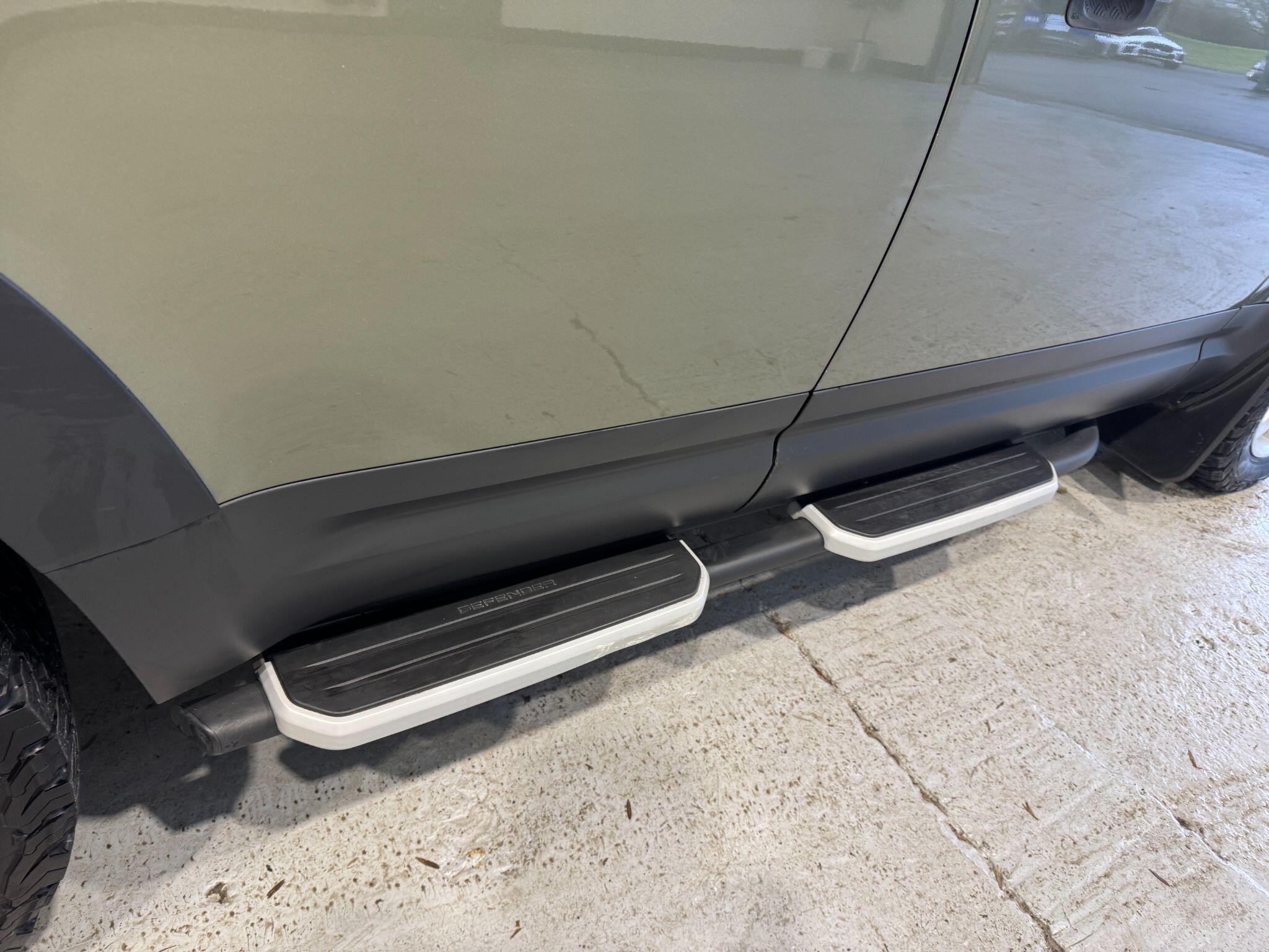 Land Rover Defender 110 - Image 64