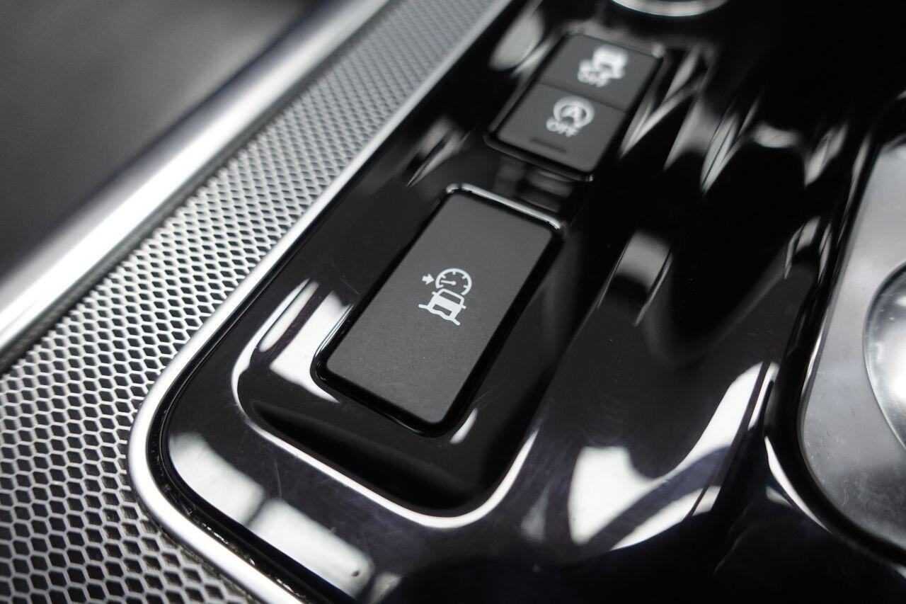 Jaguar XE - Image 46