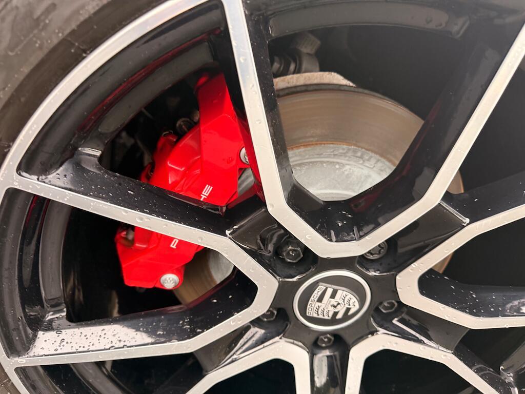 Porsche Taycan - Image 16