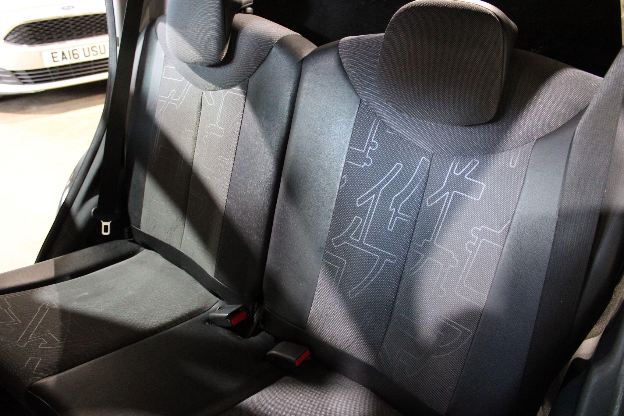 Toyota Aygo - Image 9