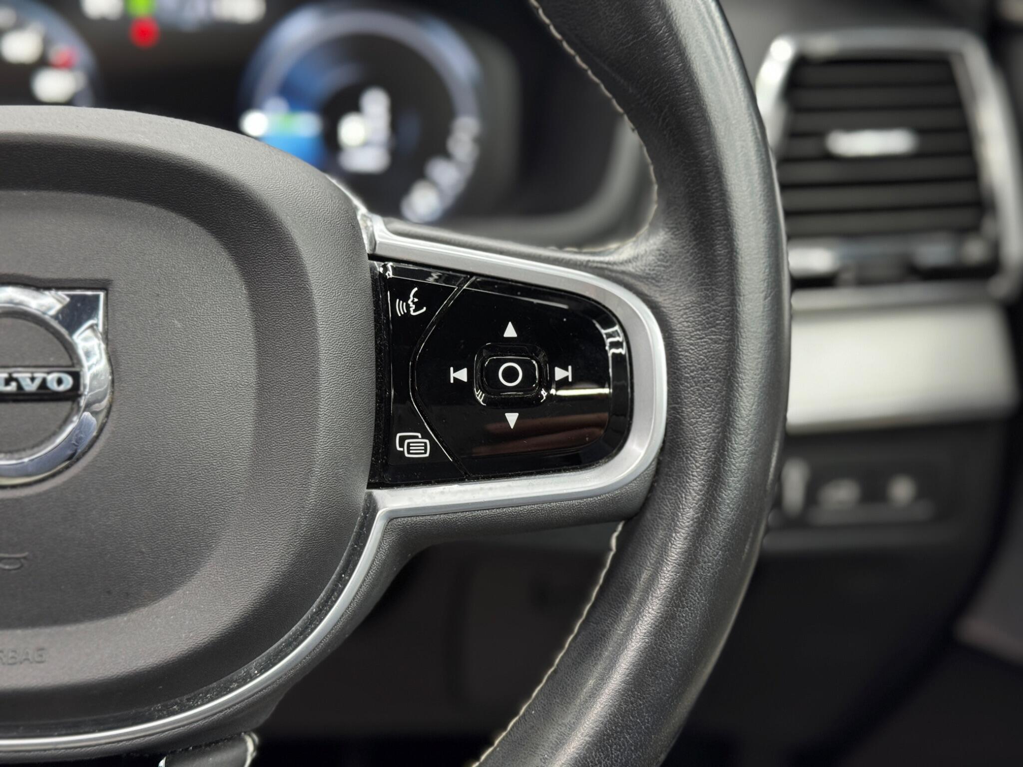 Volvo XC90 - Image 21