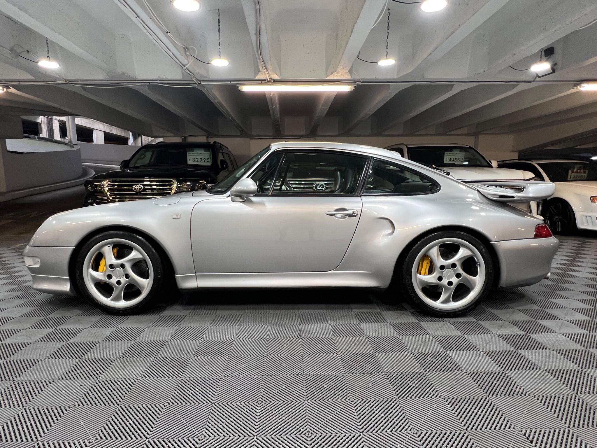 Porsche 911 - Image 2