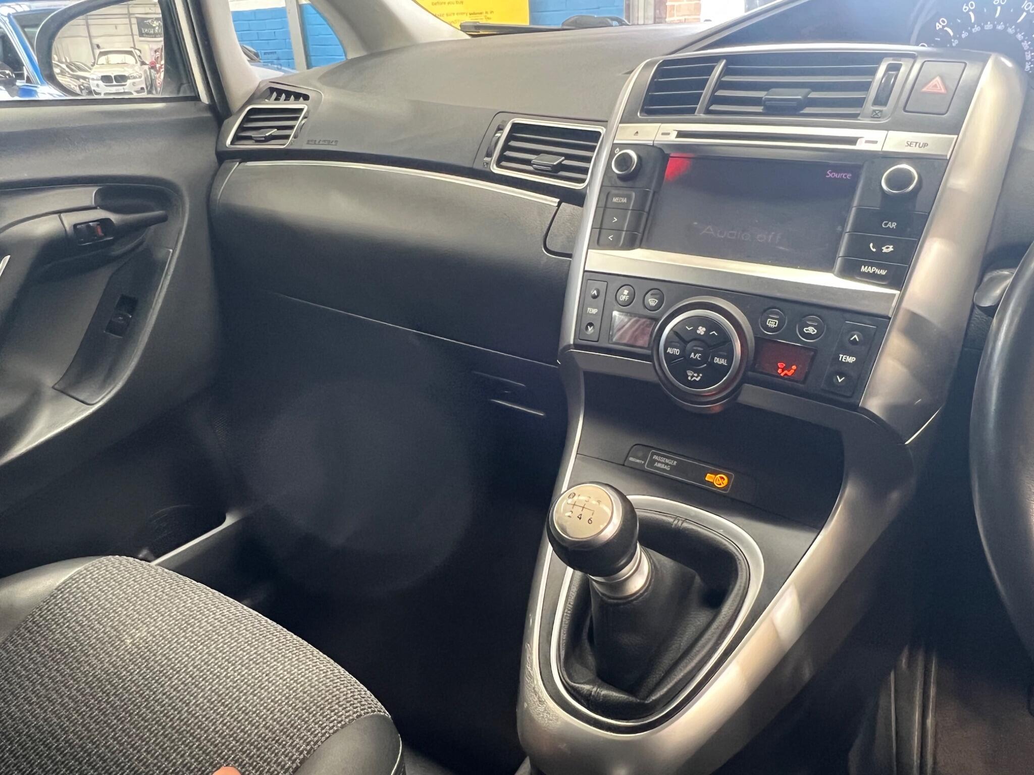 Toyota Verso - Image 25