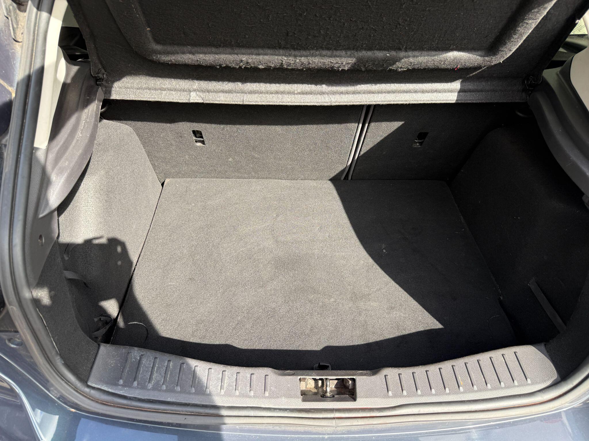 Ford Focus - Image 57