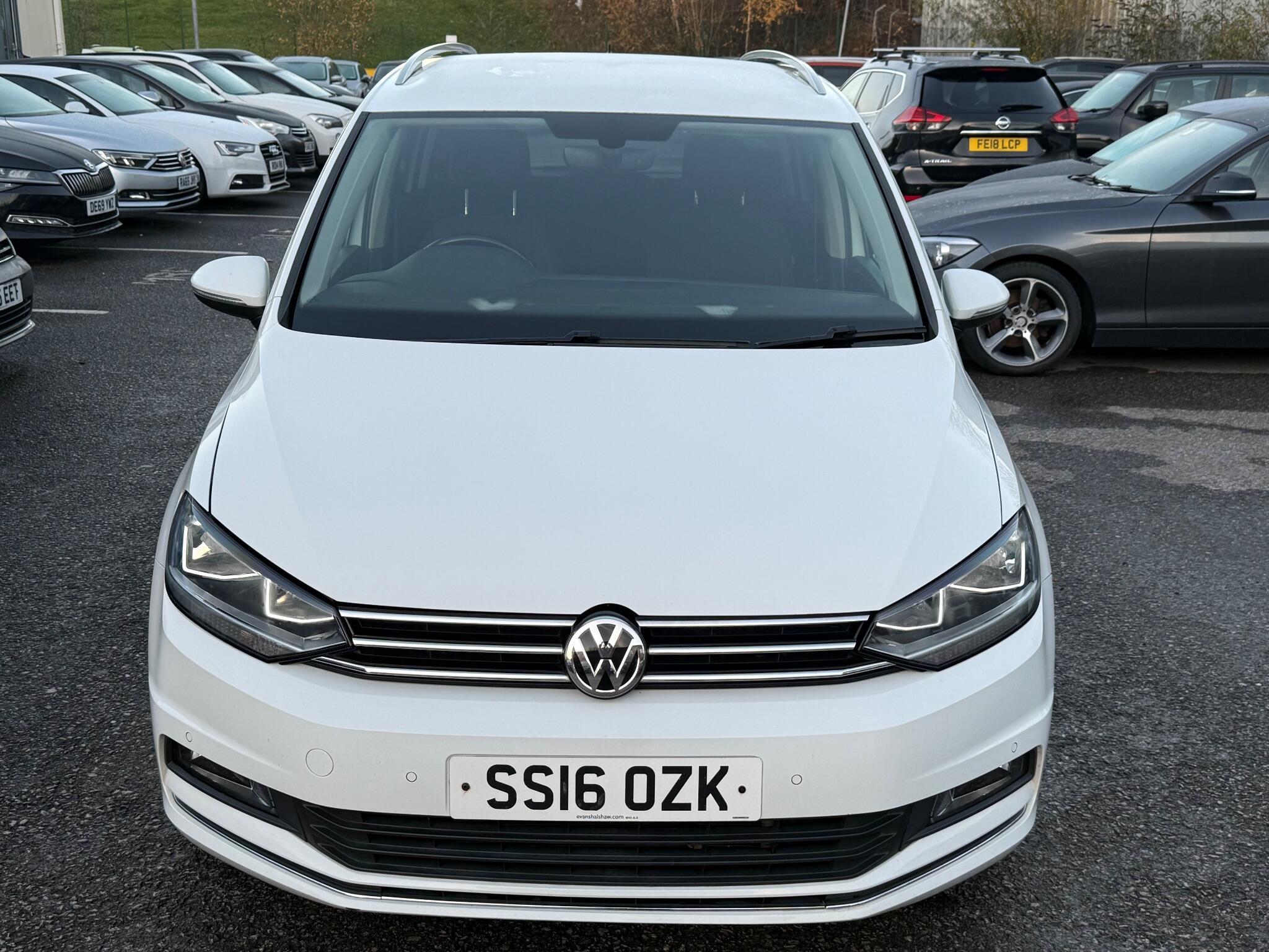 Volkswagen Touran - Image 7