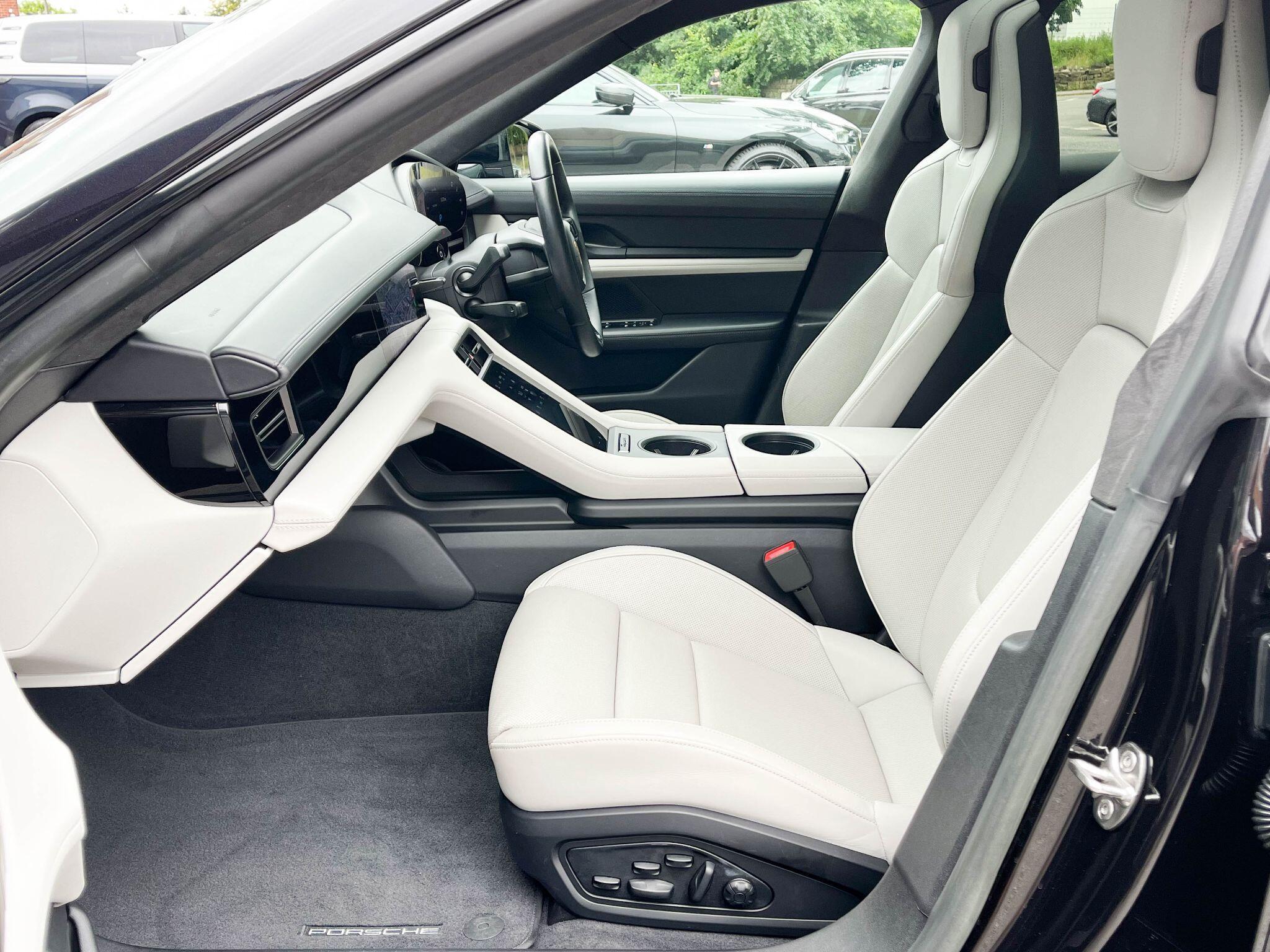 Porsche Taycan - Image 7