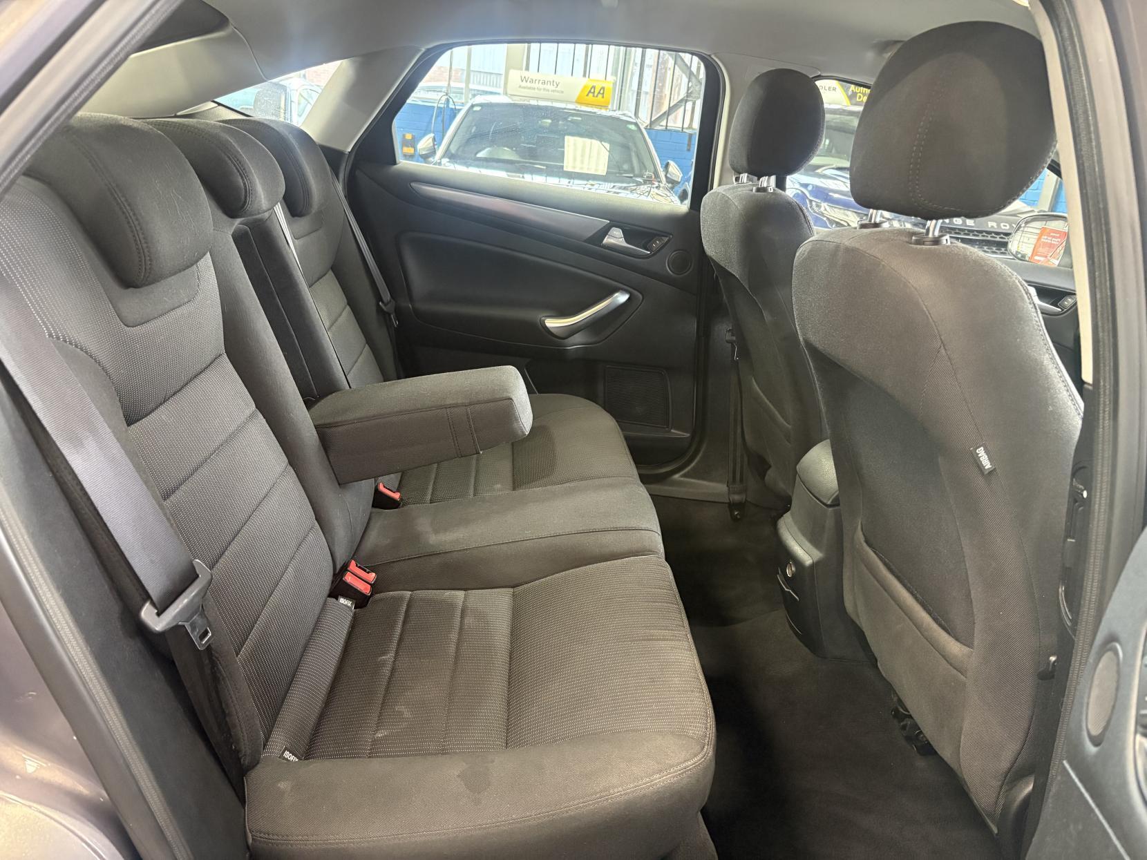 Ford Mondeo - Image 18