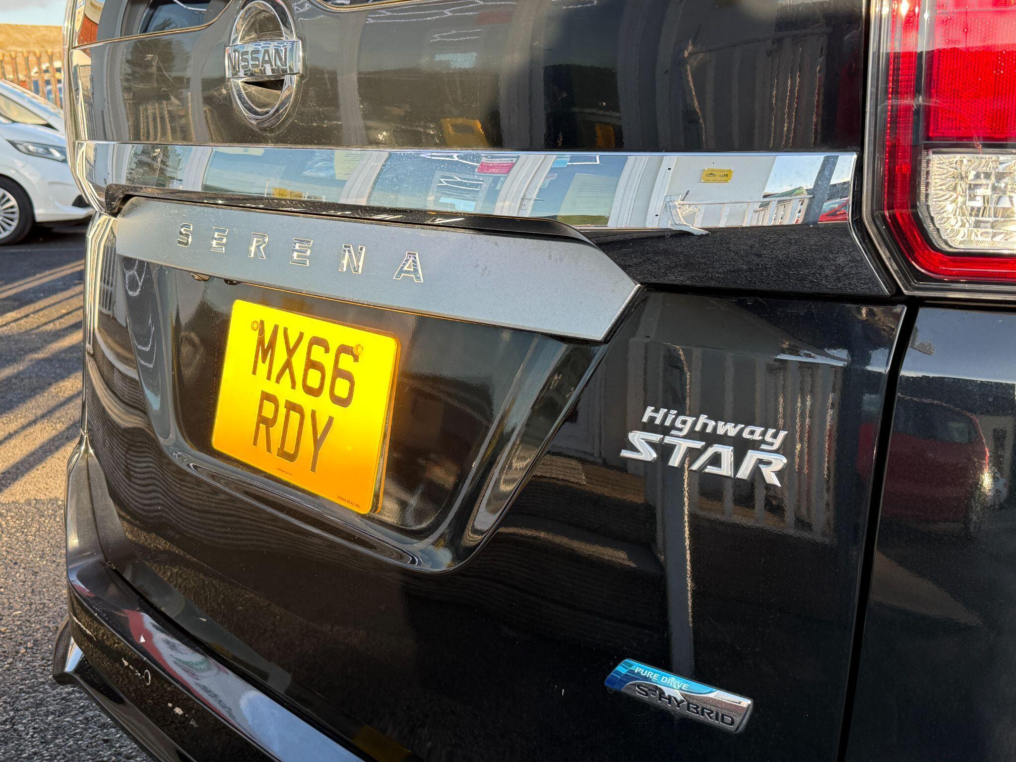 Nissan Serena - Image 18