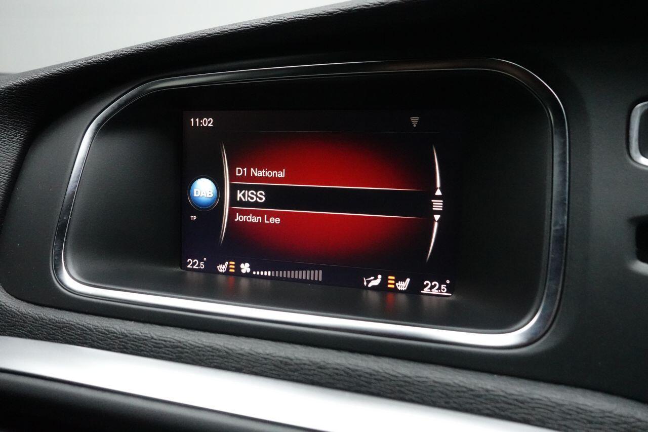 Volvo V40 - Image 13