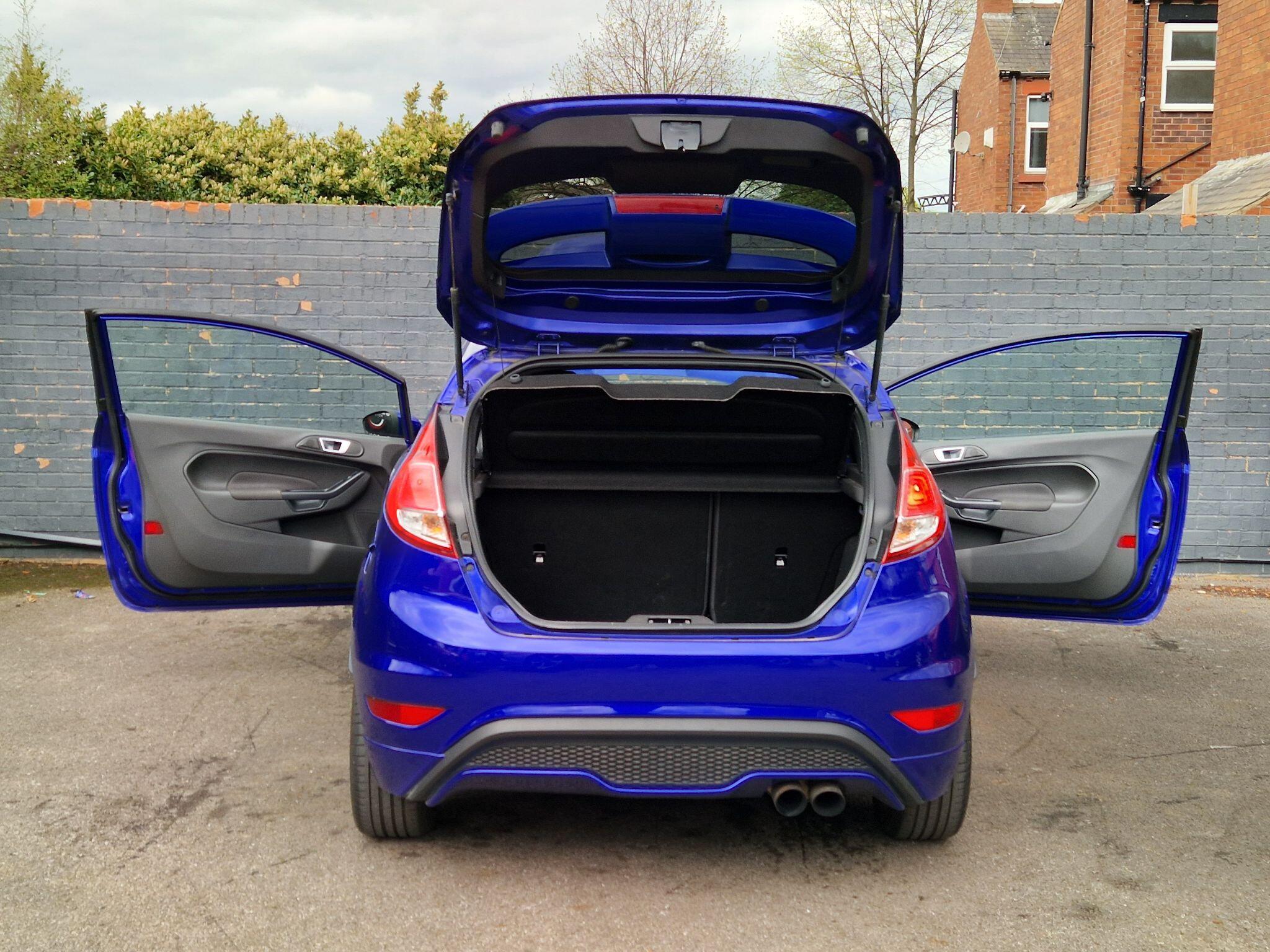 Ford Fiesta - Image 20