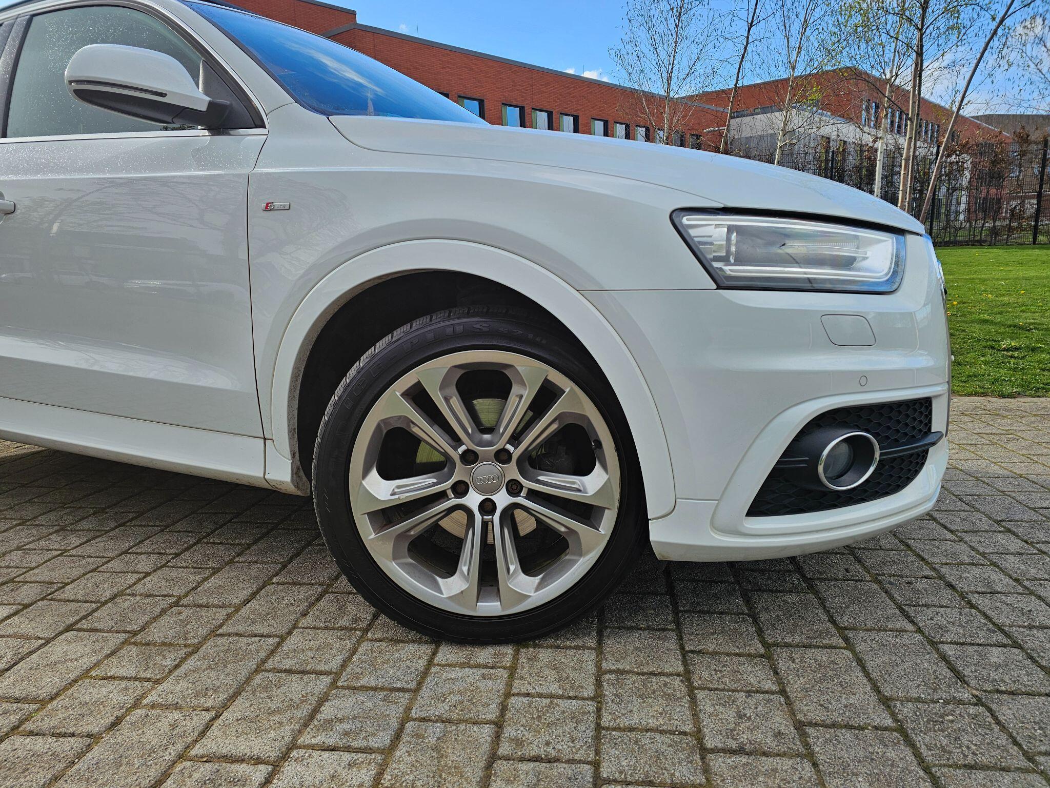 Audi Q3 - Image 12