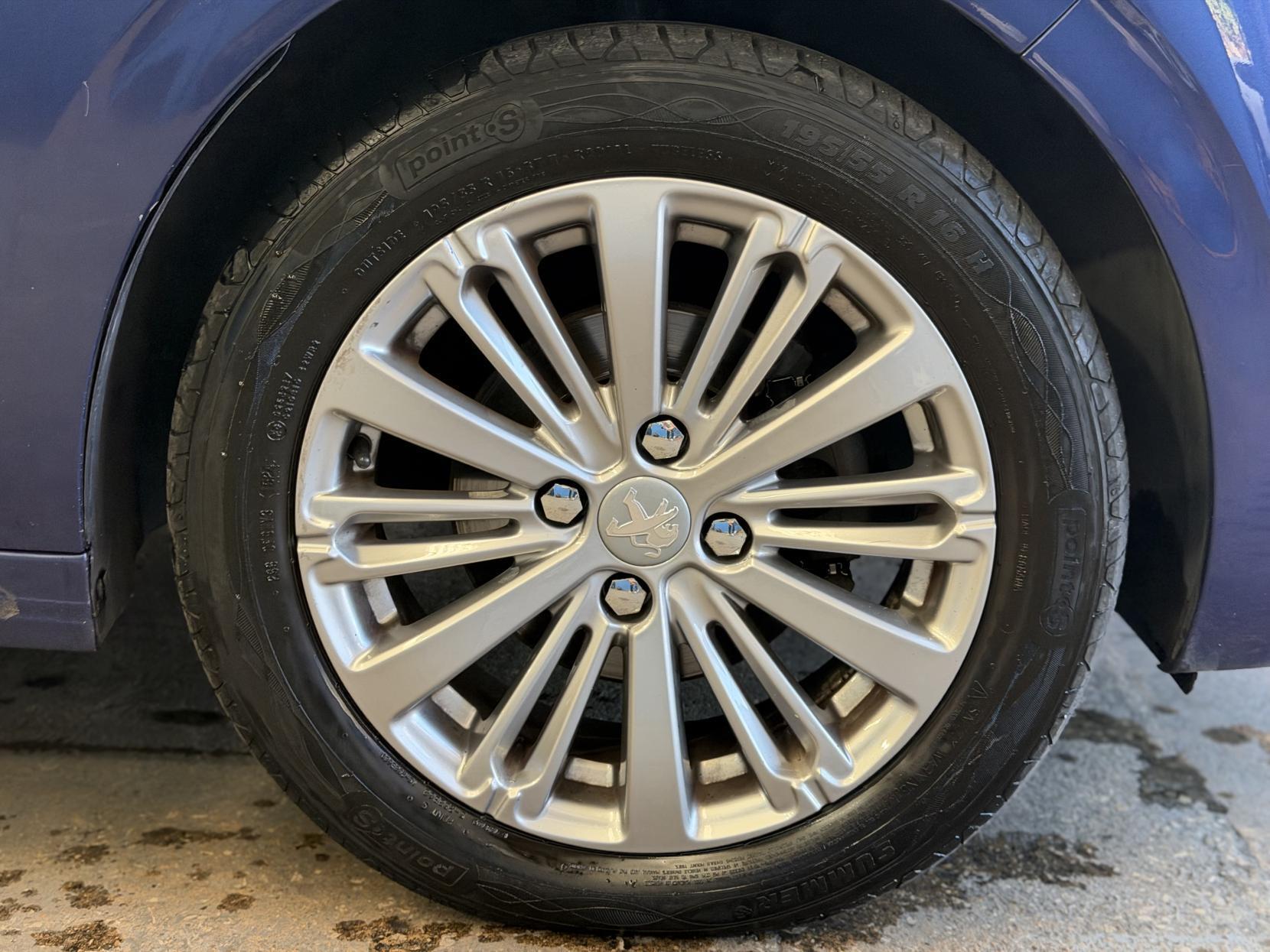 Peugeot 208 - Image 18